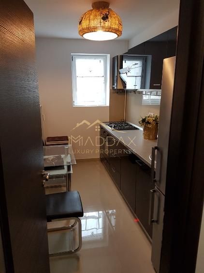 Piața Victoriei | Spate Guvern | 2 Camere Lux | Loc de Parcare Inclus | Metrou