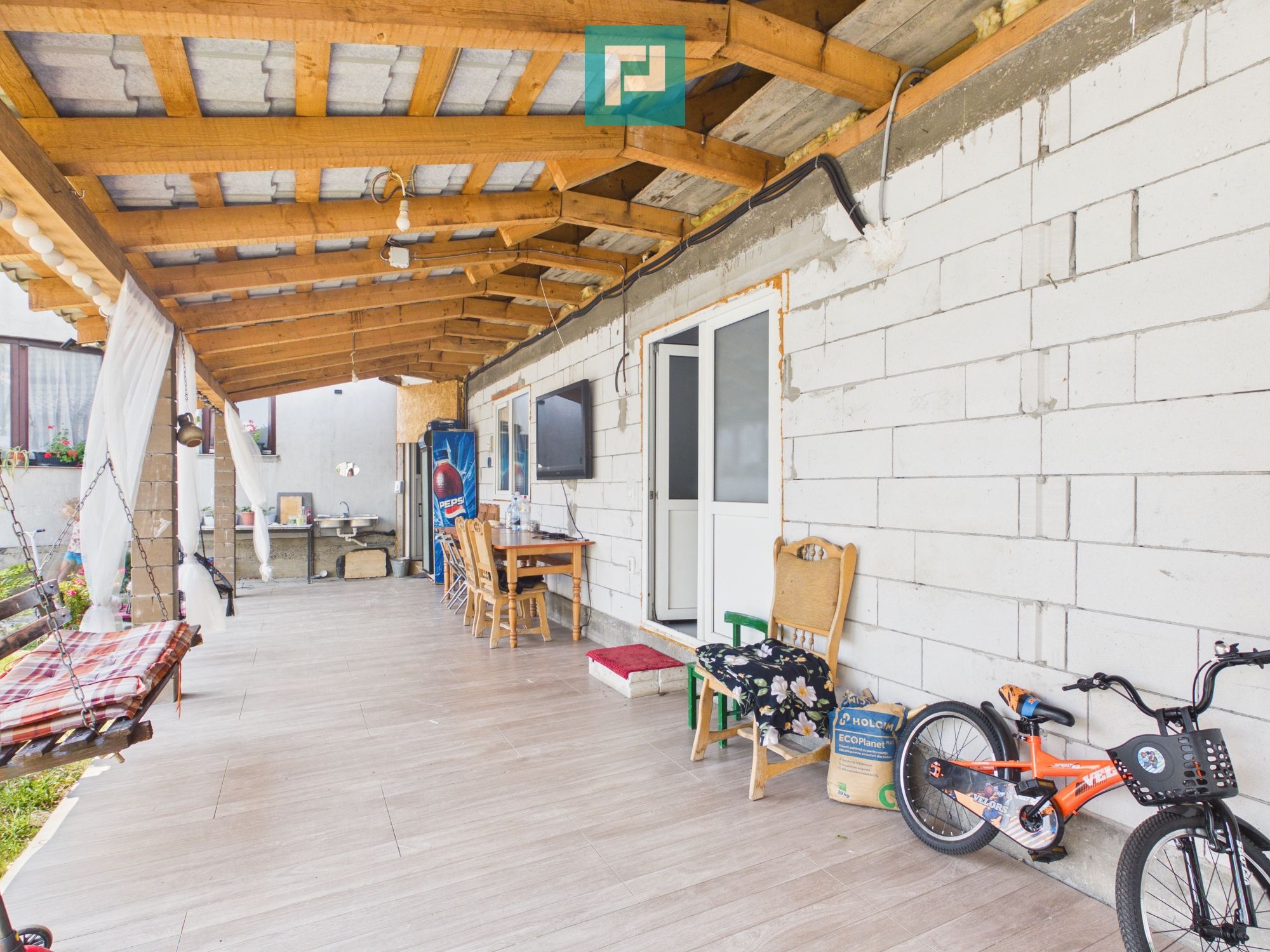 Casă 225 mp cu teren 1.482 mp în Leș — fotografia 6