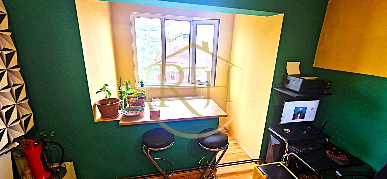 Vand apartament cu 4 camere in zona spitalul judetean,comision ,,0'' — fotografia 3