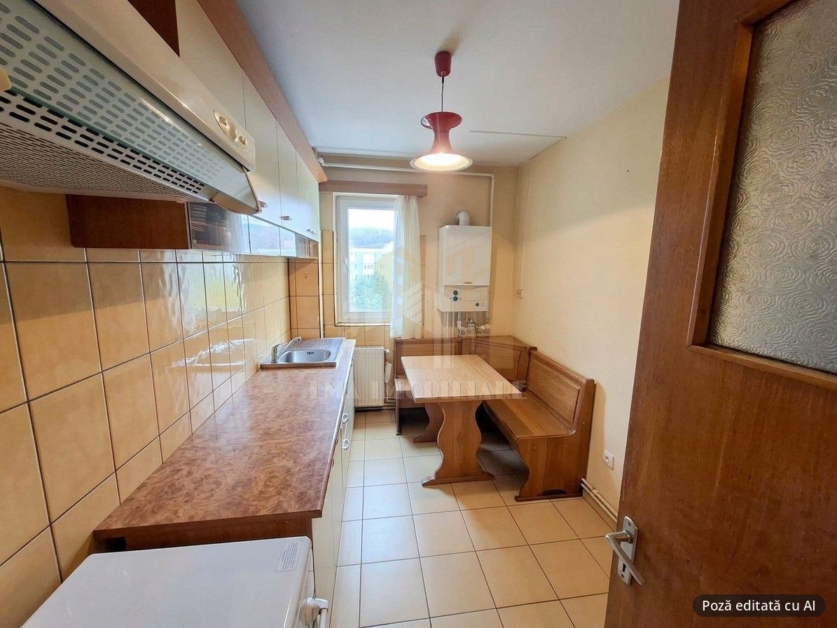 Apartament 3 camere semidecomandat Barbu Lautaru Brasov — fotografia 3