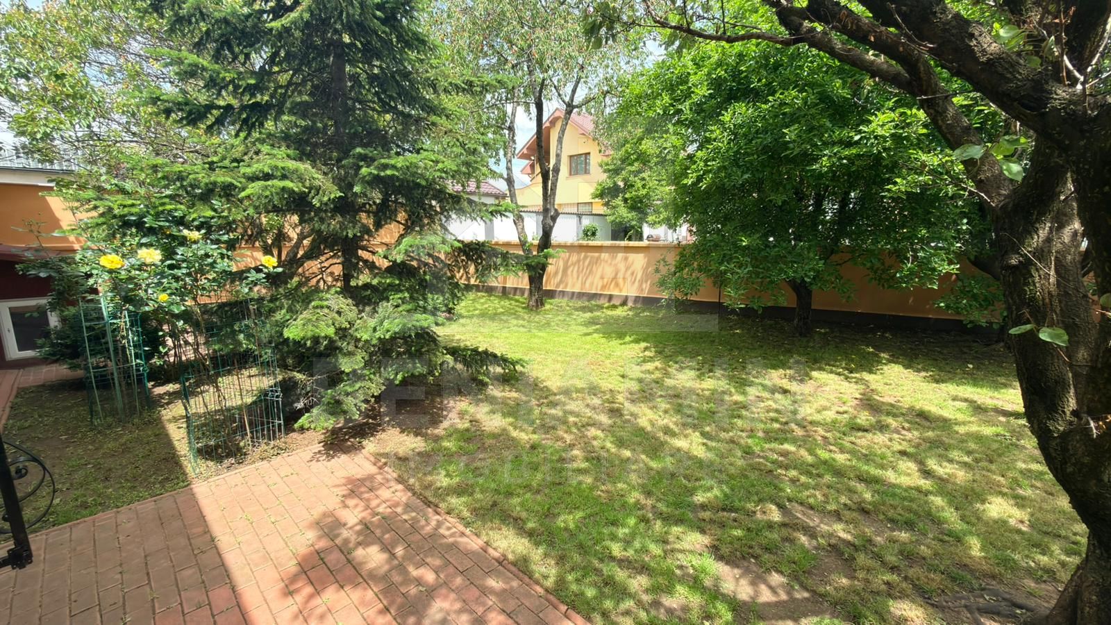 Vila eleganta in zona Ford– Confort si intimitate pe alee privata — fotografia 9