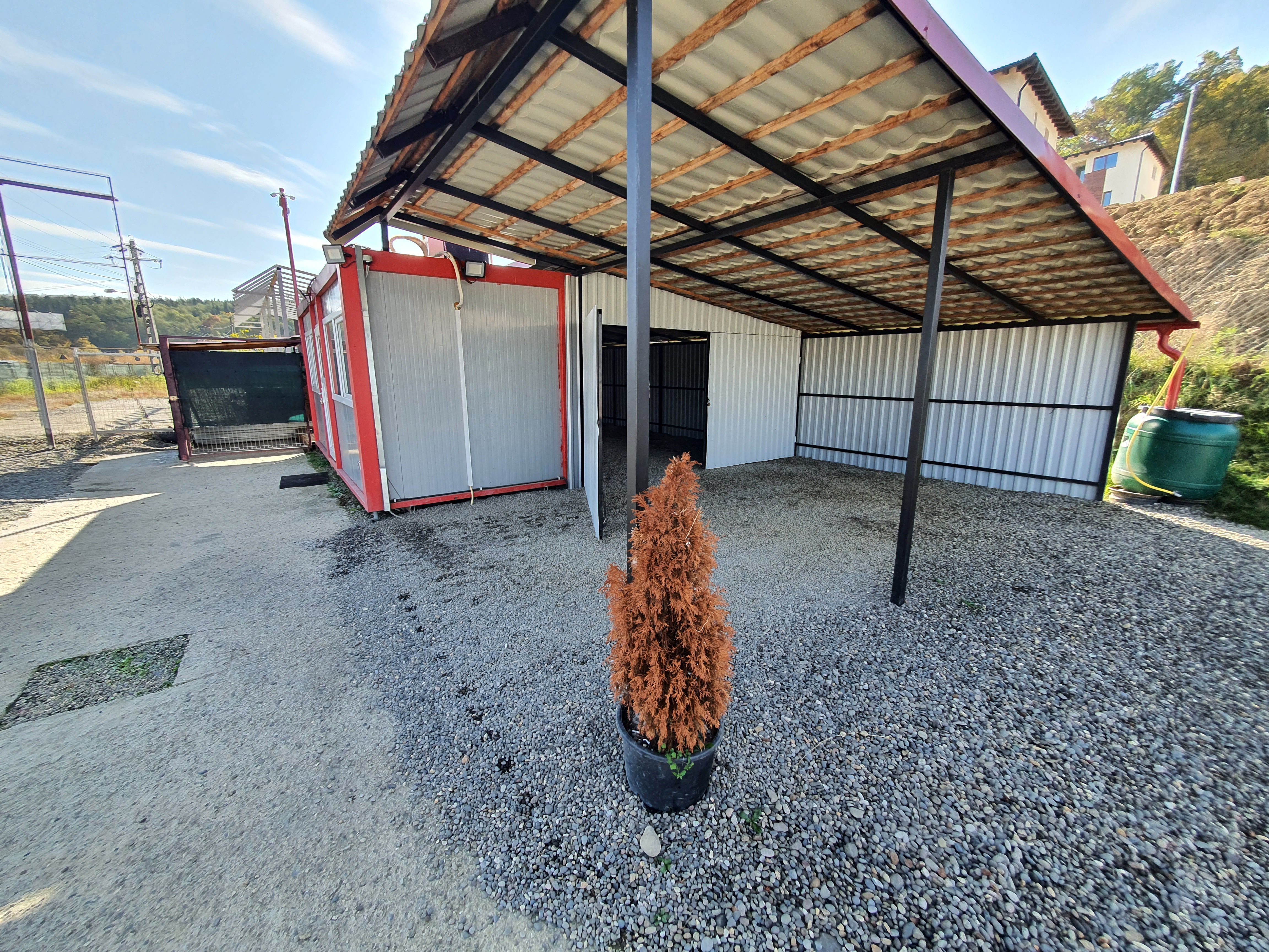 Parc Auto cu birou,garaj,1000mp teren cu deschidere la E60 — fotografia 3