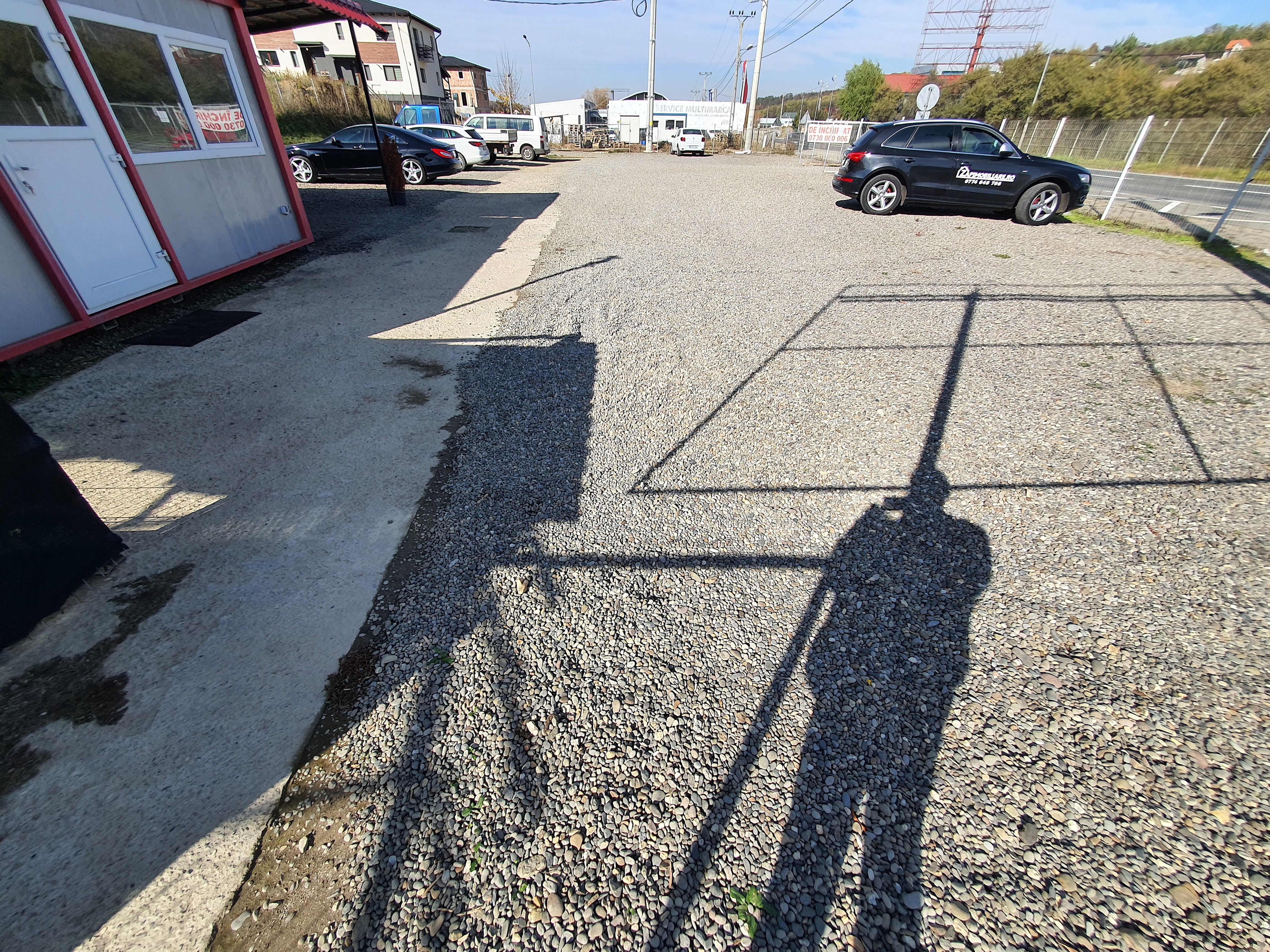 Parc Auto cu birou,garaj,1000mp teren cu deschidere la E60 — fotografia 6