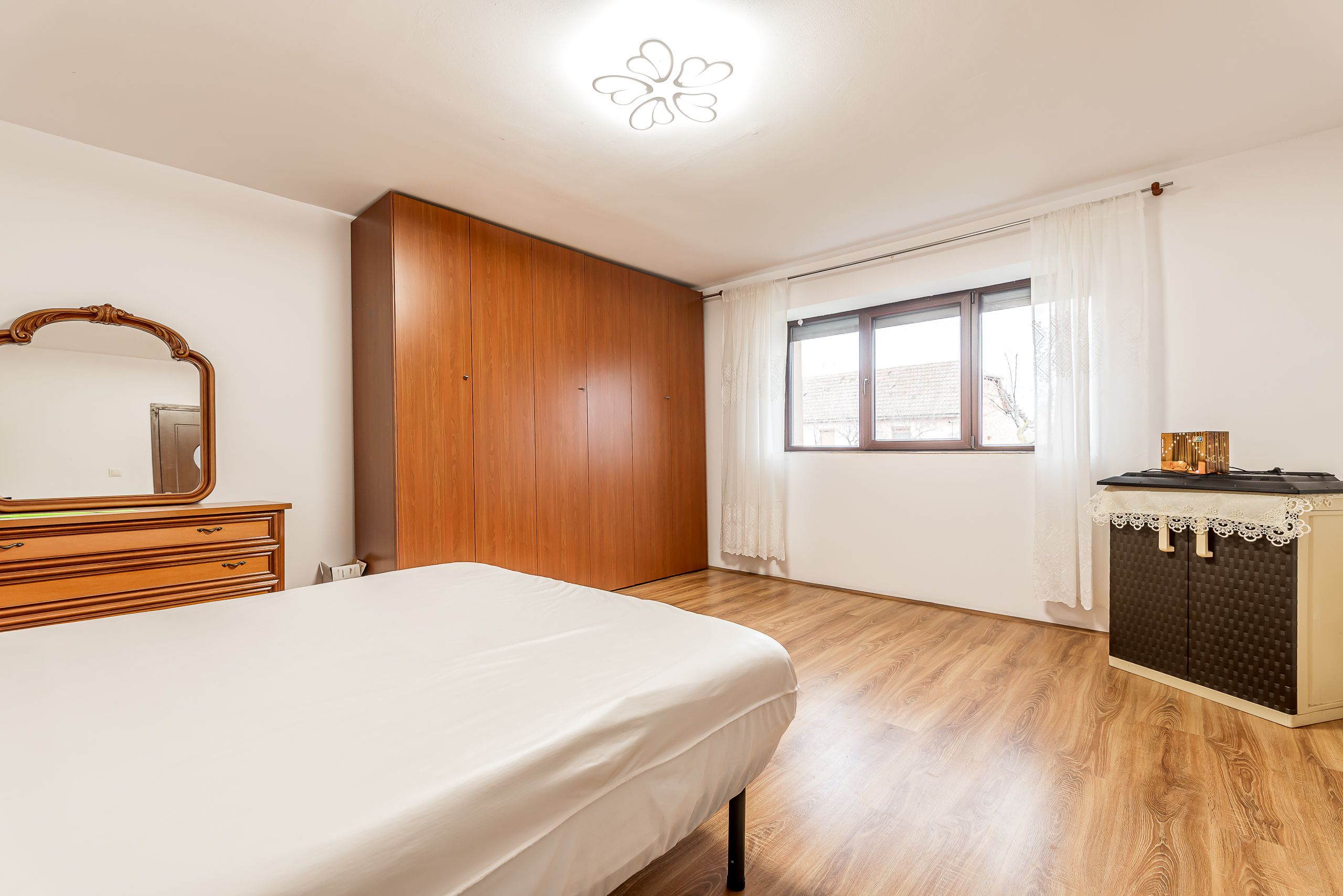 Casă în Vinga – restaurată Integral 2025 | 3 camere | utilități — fotografia 4