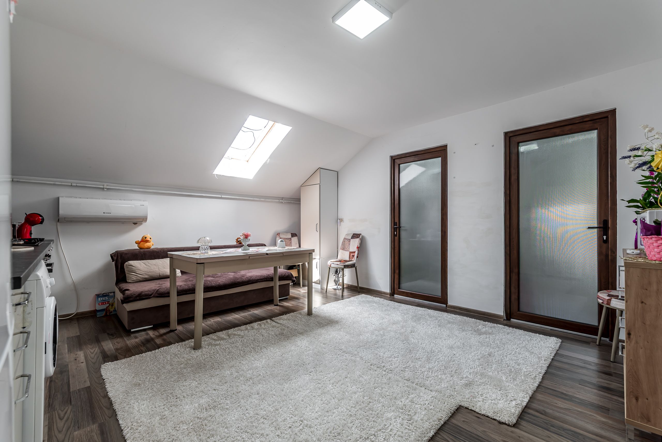 Apartament de închiriat cu 2 dormitoare, parcare inclusă, bloc nou — fotografia 7