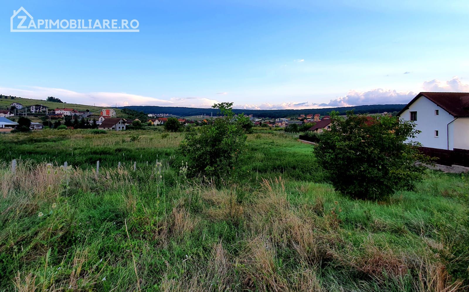 Teren intravilan 5.700 mp in Corunca,zona castelului,34 eu/mp