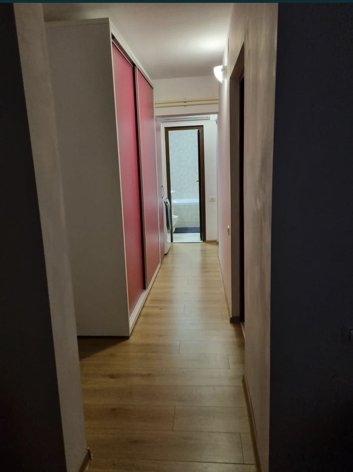 Vand sau schimb apartament 3 camere — fotografia 4