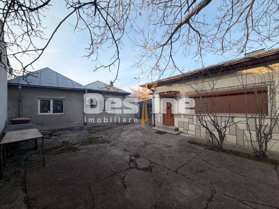 Casa +Teren intravilan 900 mp ( 2 corpuri de casă )Calea Giulești