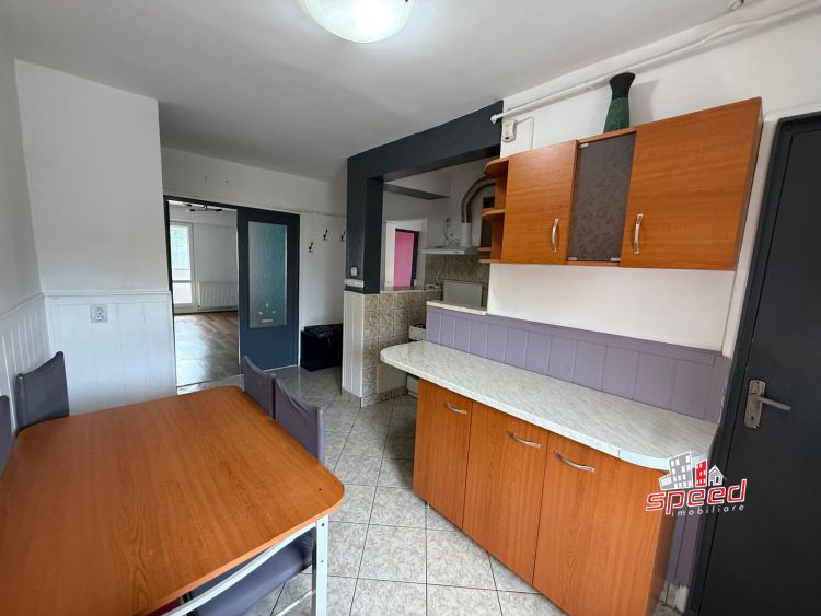 De închiriat apartament cu 3 camere în Tg Mureș - Tudor