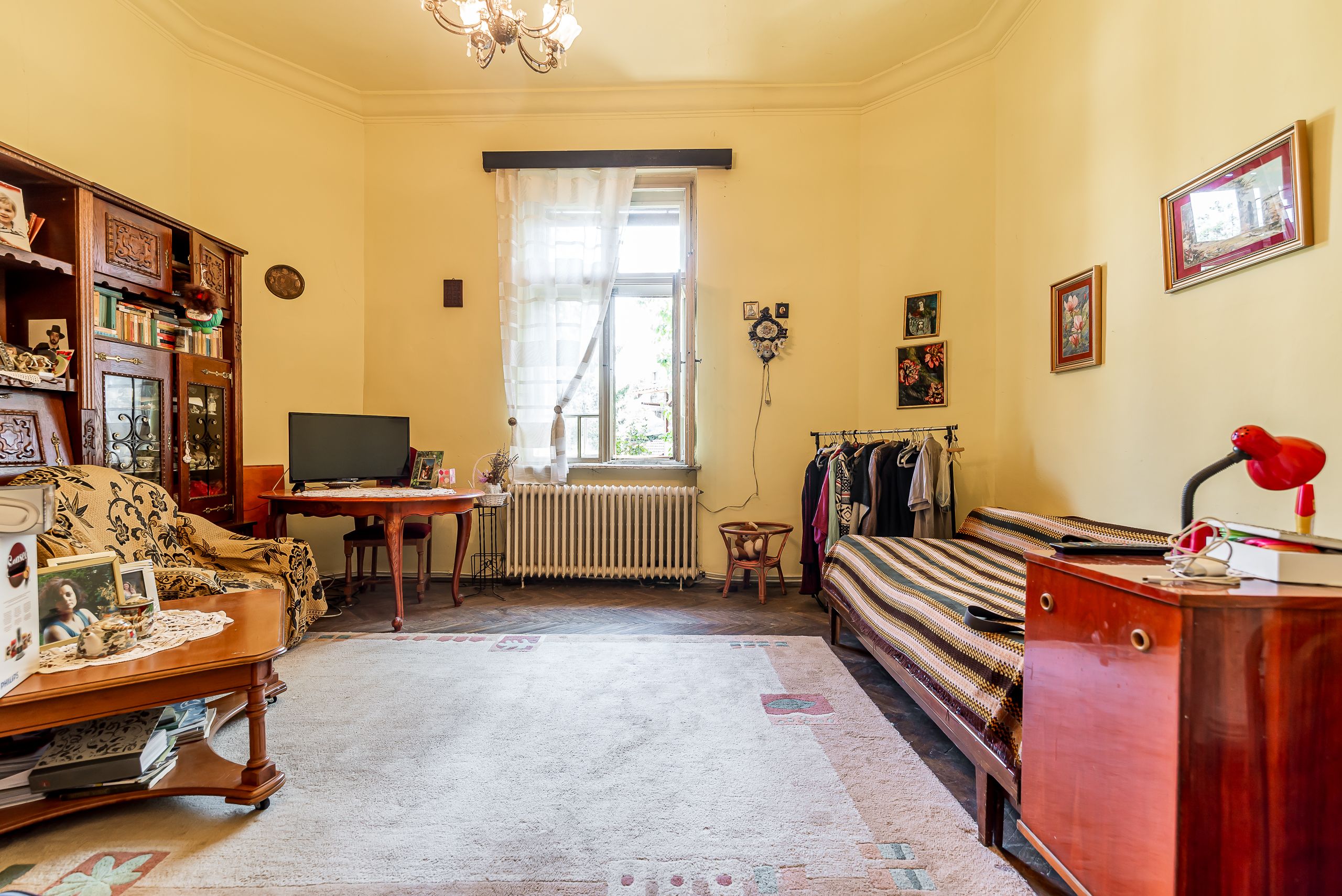 Apartament cu 4 camere si terasa si curte proprie, langa primarie — fotografia 9