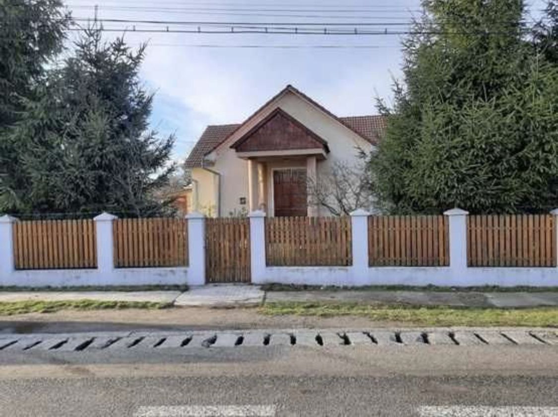 Vand casa in Acas judetul Satu Mare 136 mp si teren 710 mp — fotografia 5