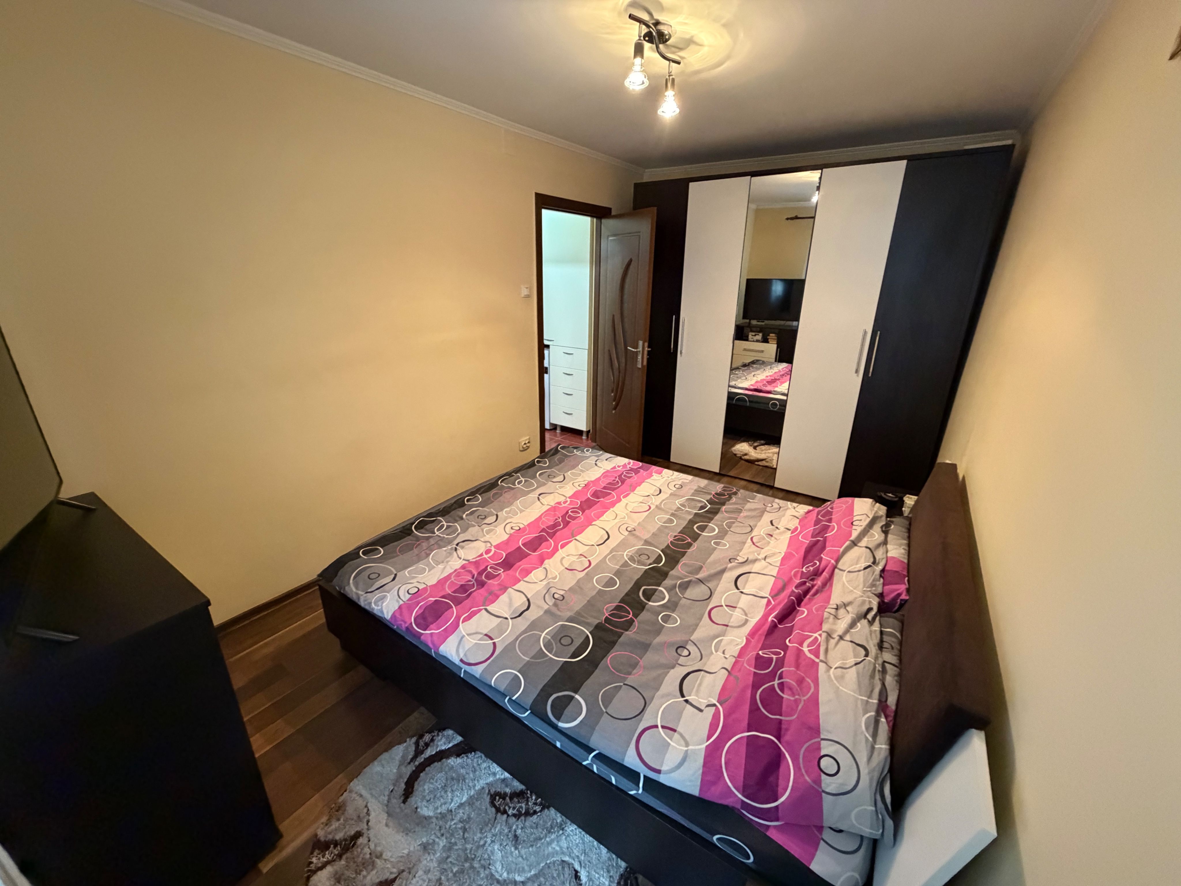 Apartament 2 camere, parter - zona Cetate