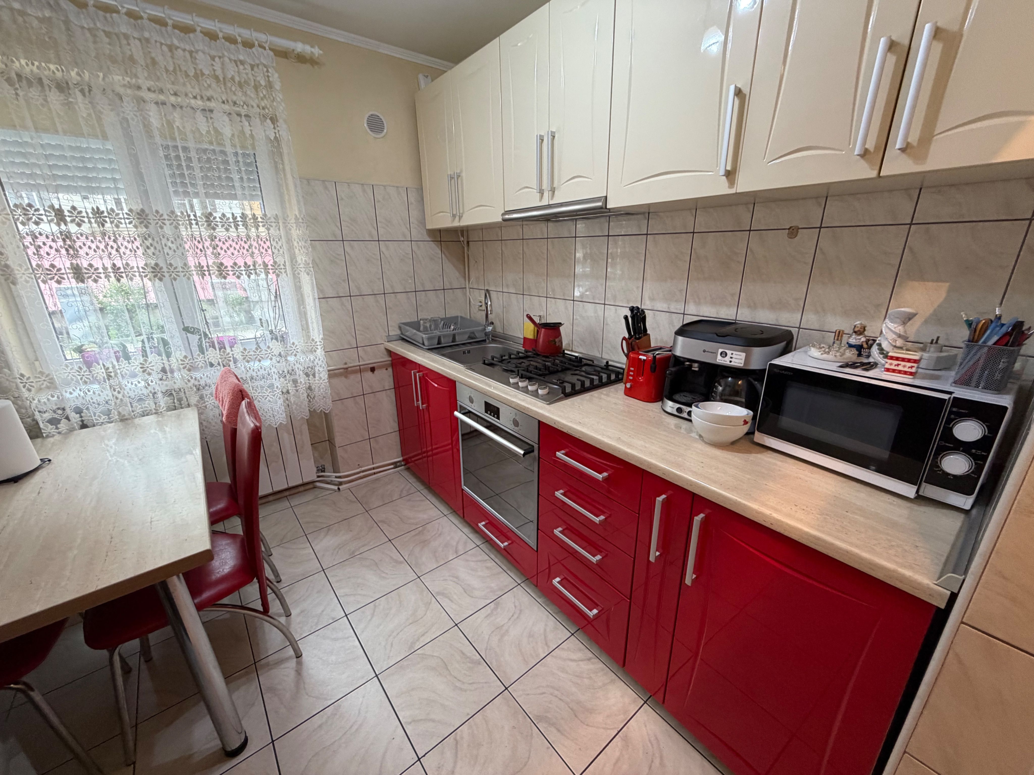 Apartament 2 camere, parter - zona Cetate — fotografia 5