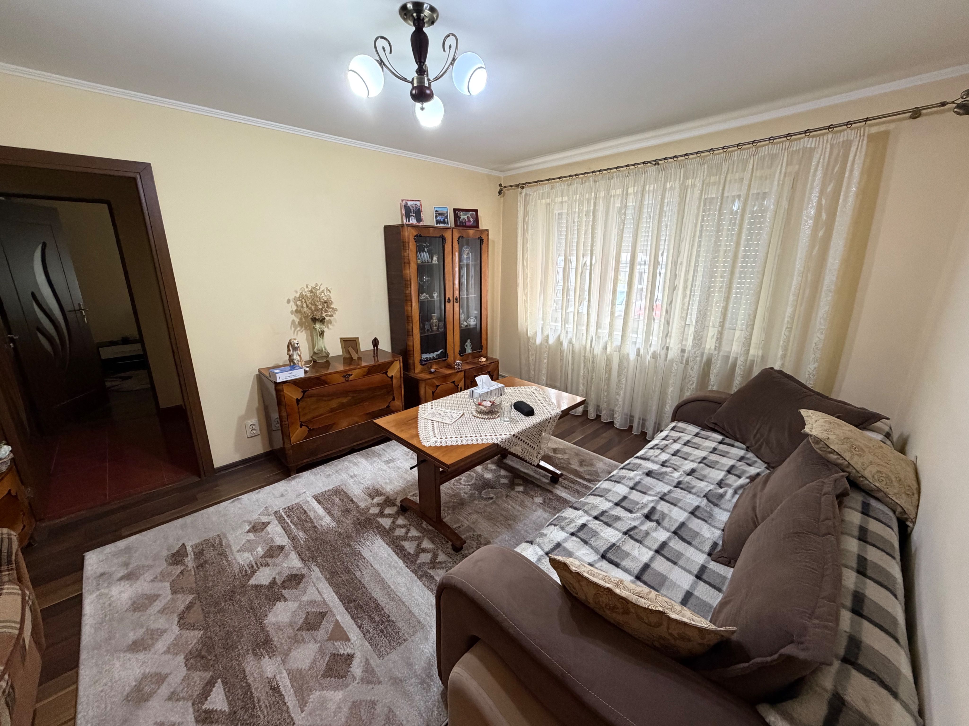 Apartament 2 camere, parter - zona Cetate — fotografia 7