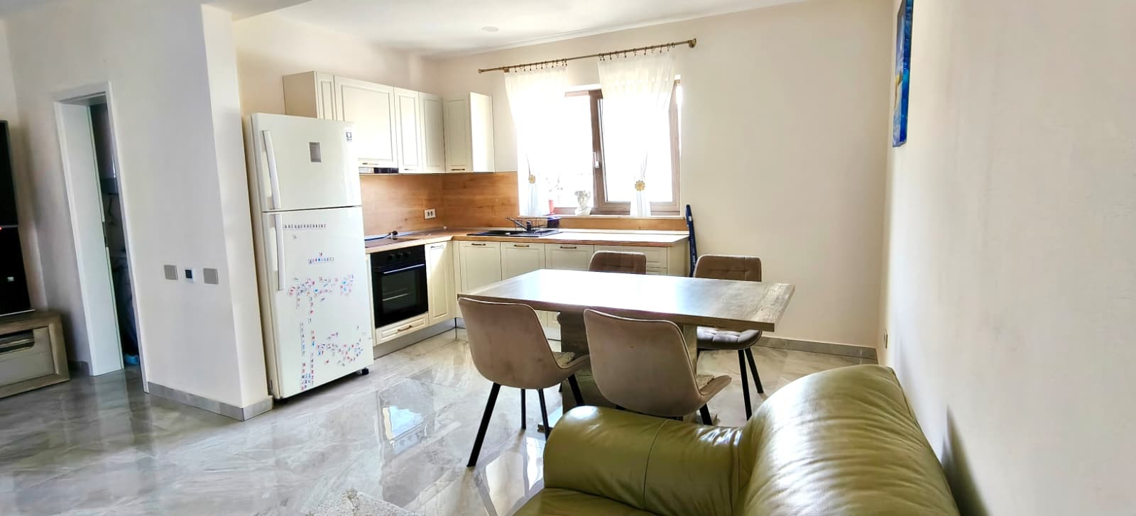 Apartament 70 mp de închiriat in vila cu parcare si foisor, Zona Iris — fotografia 3