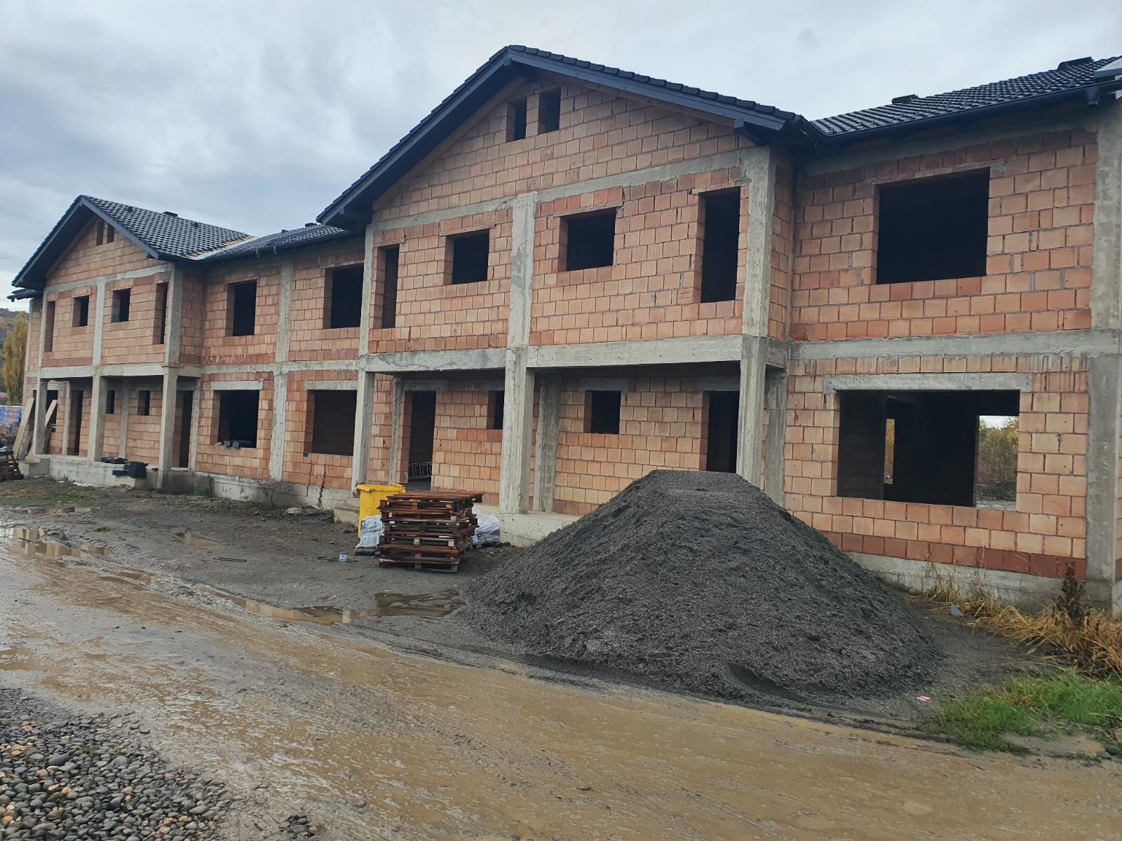 Casa 4 camere, zona Spitalul nou de Oncologie 0% comision — fotografia 3