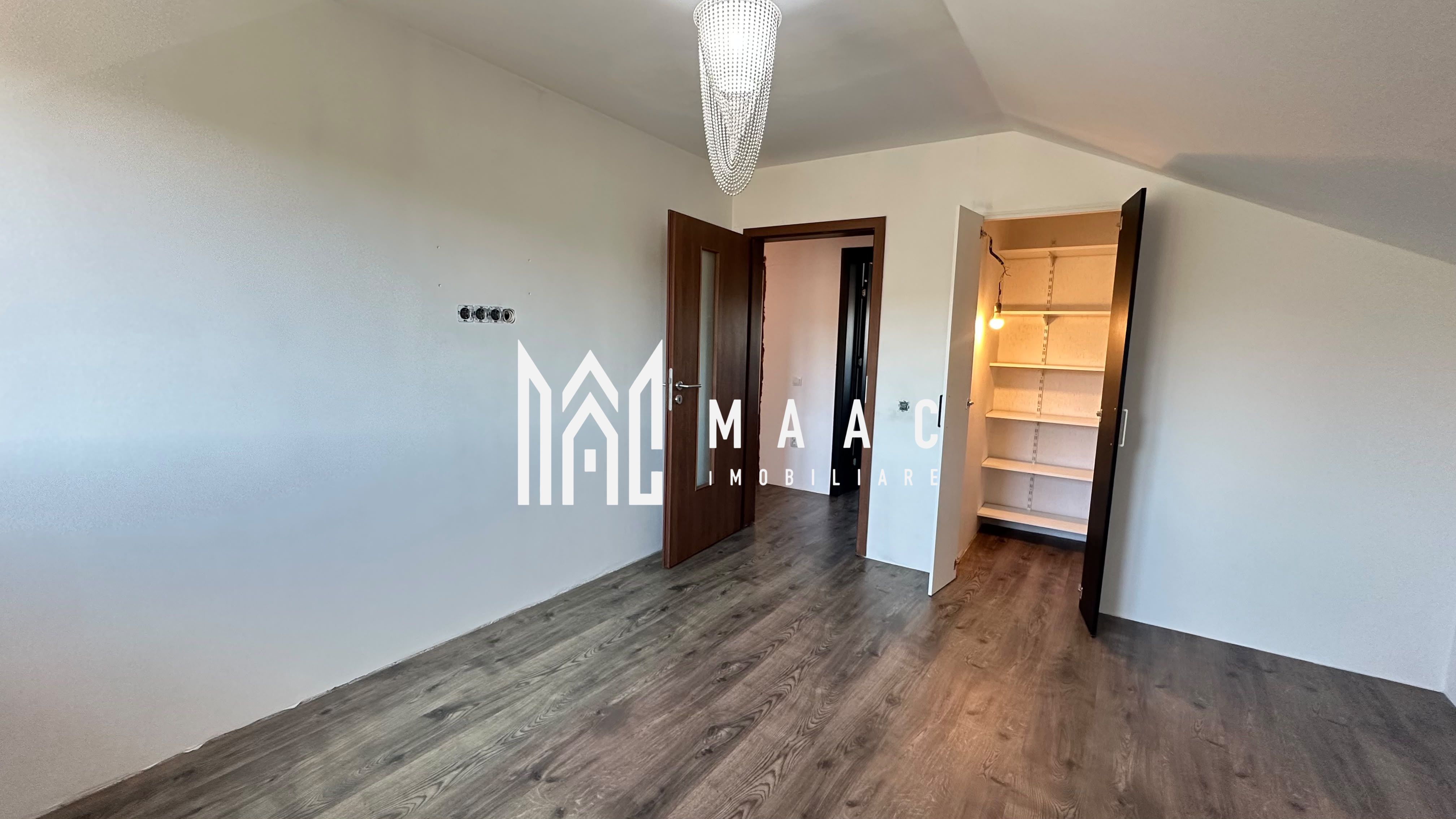 Casă individuală 4 camere de vânzare | Șura Mare | 344 mp — fotografia 13