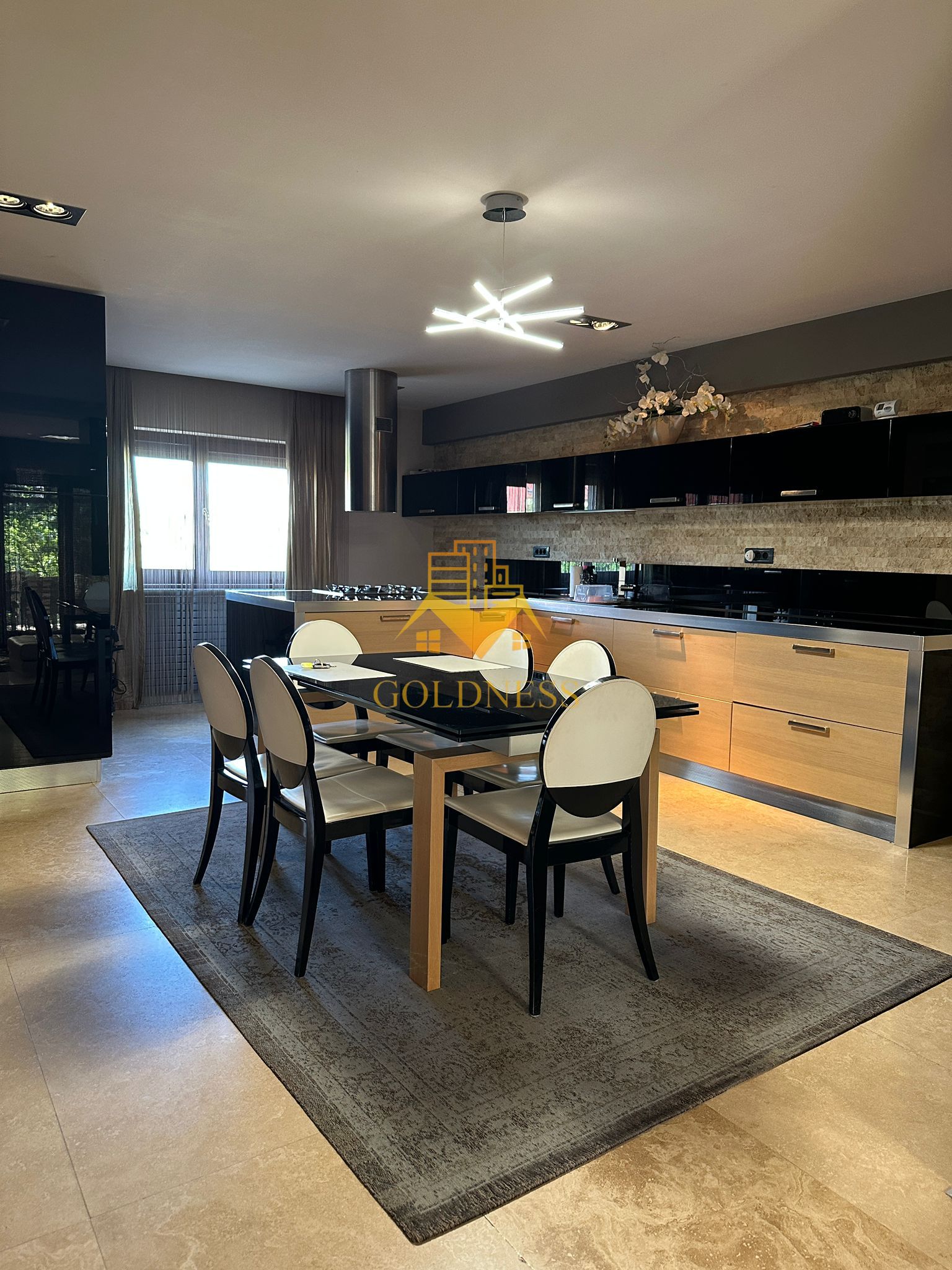 Casă de închiriat premium, terasă, Jacuzzi, Bună Ziua, Mega Image — fotografia 3
