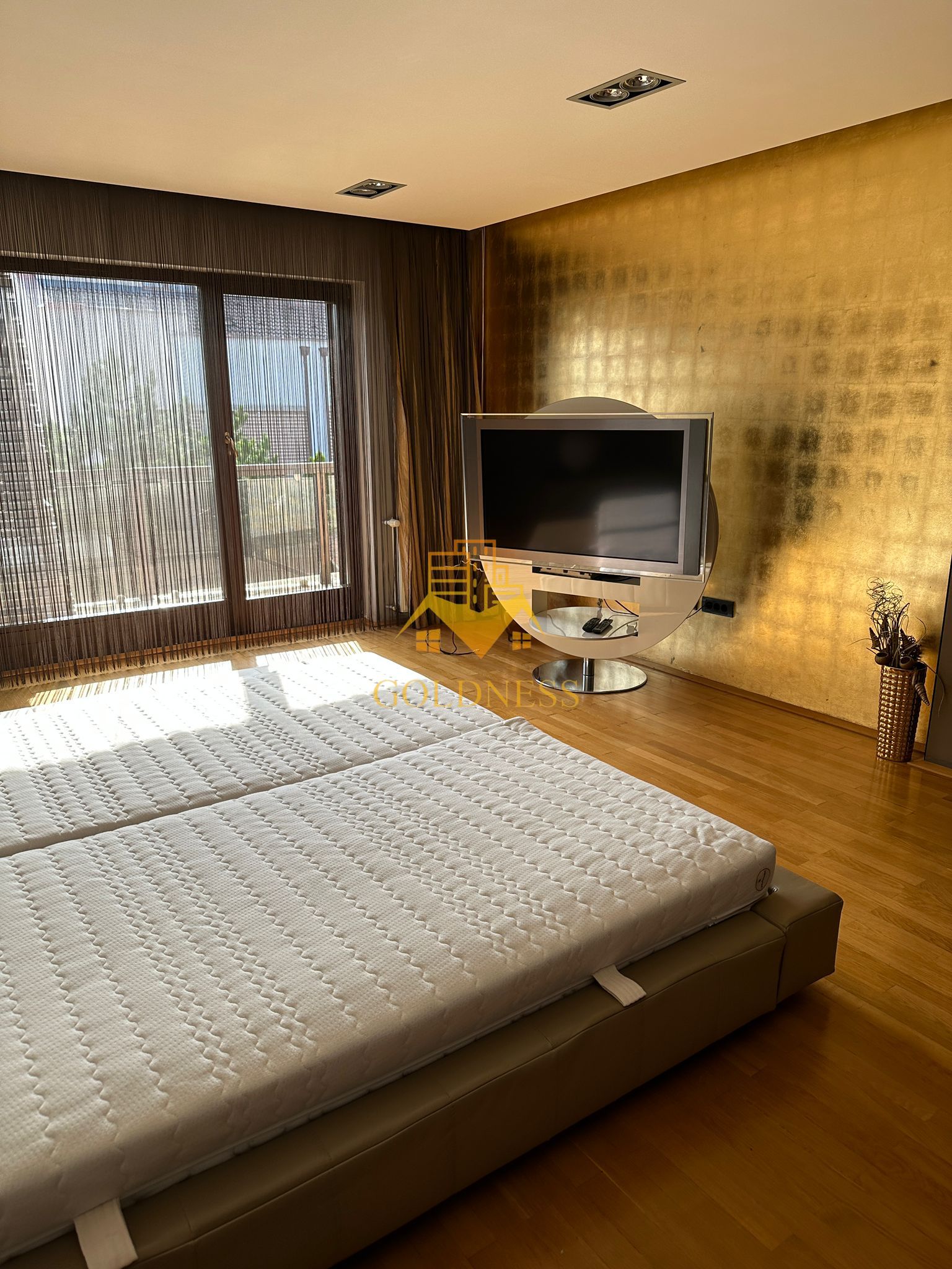 Casă de închiriat premium, terasă, Jacuzzi, Bună Ziua, Mega Image — fotografia 5