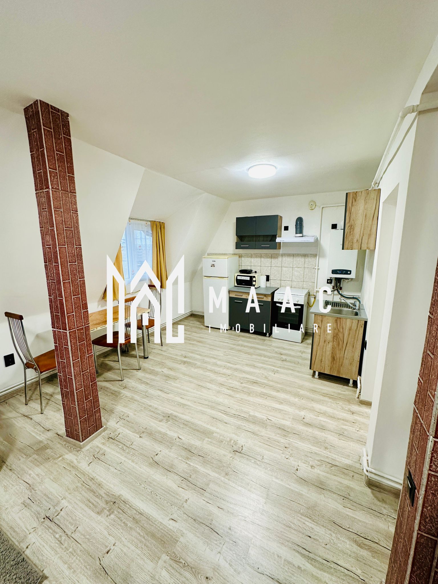 Mansardă pe două niveluri – 45 mp utili – Str. Semaforului, Vasile Aaron, Sibiu — fotografia 3