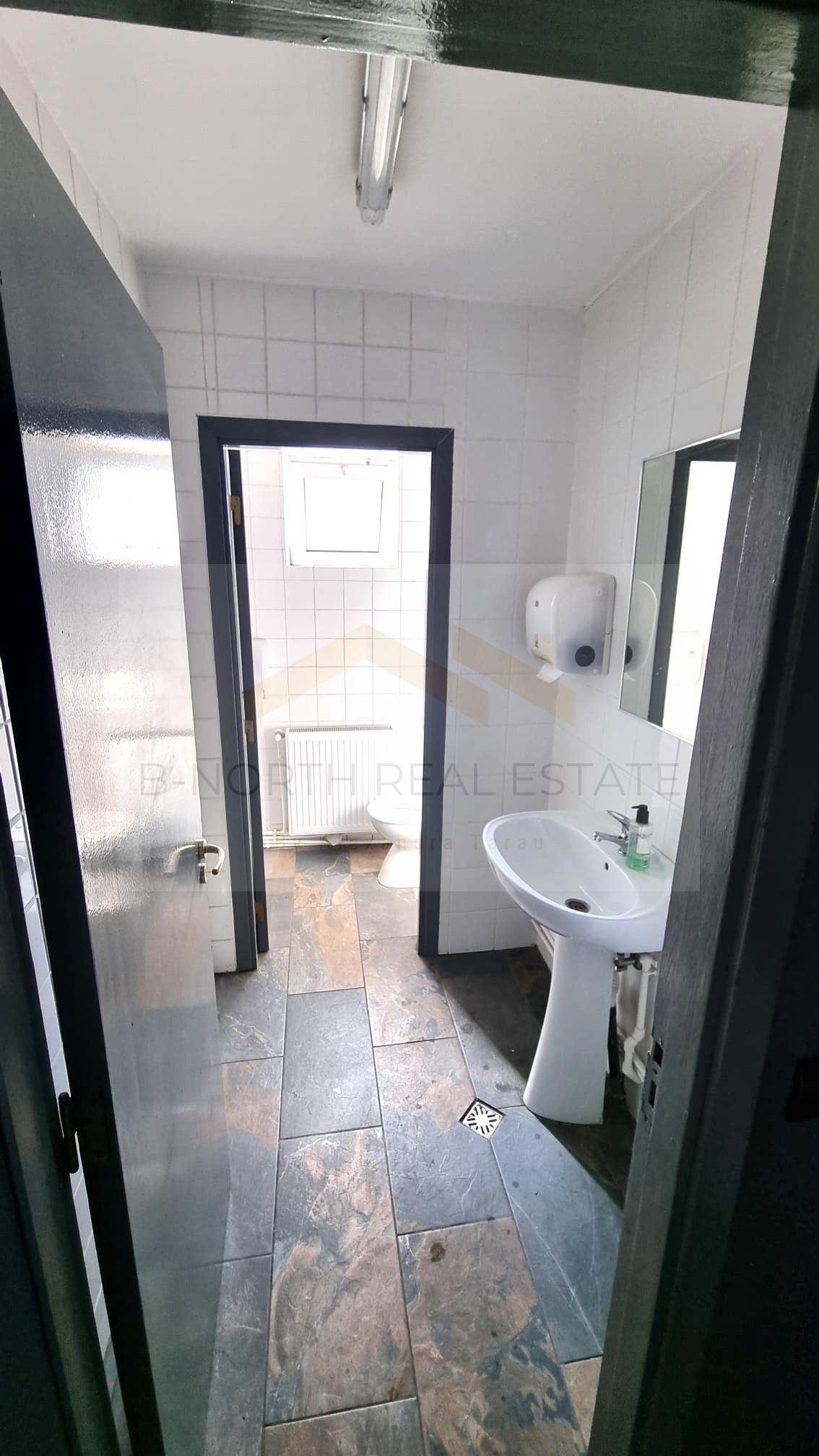 Spațiu de Birouri 210 mp în Otopeni – Utilități Incluse, Autorizat ISU, Parcare — fotografia 8