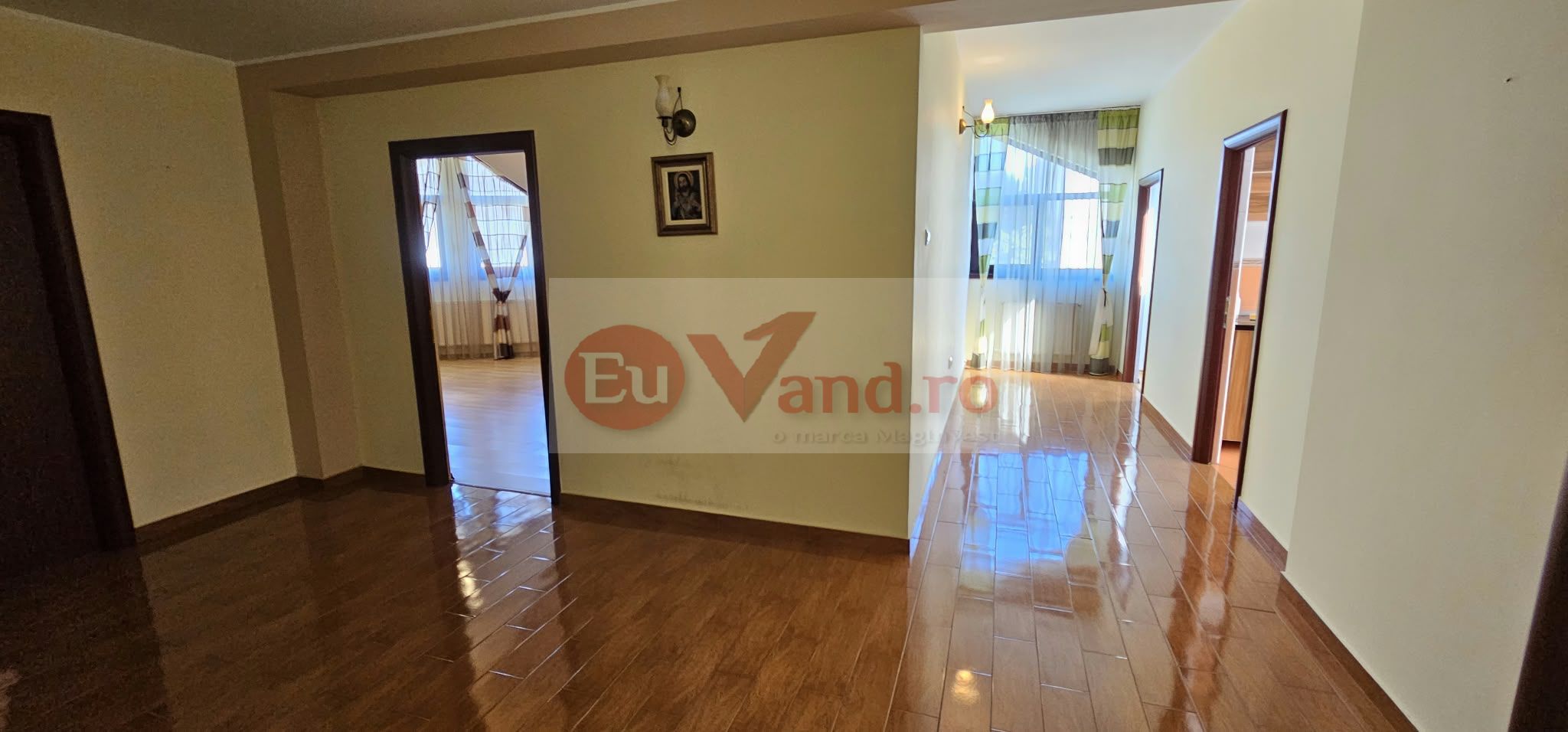 Spațiu - apartament 5 camere de închiriat – 160 mp - Micro 20 – zona BKO — fotografia 4