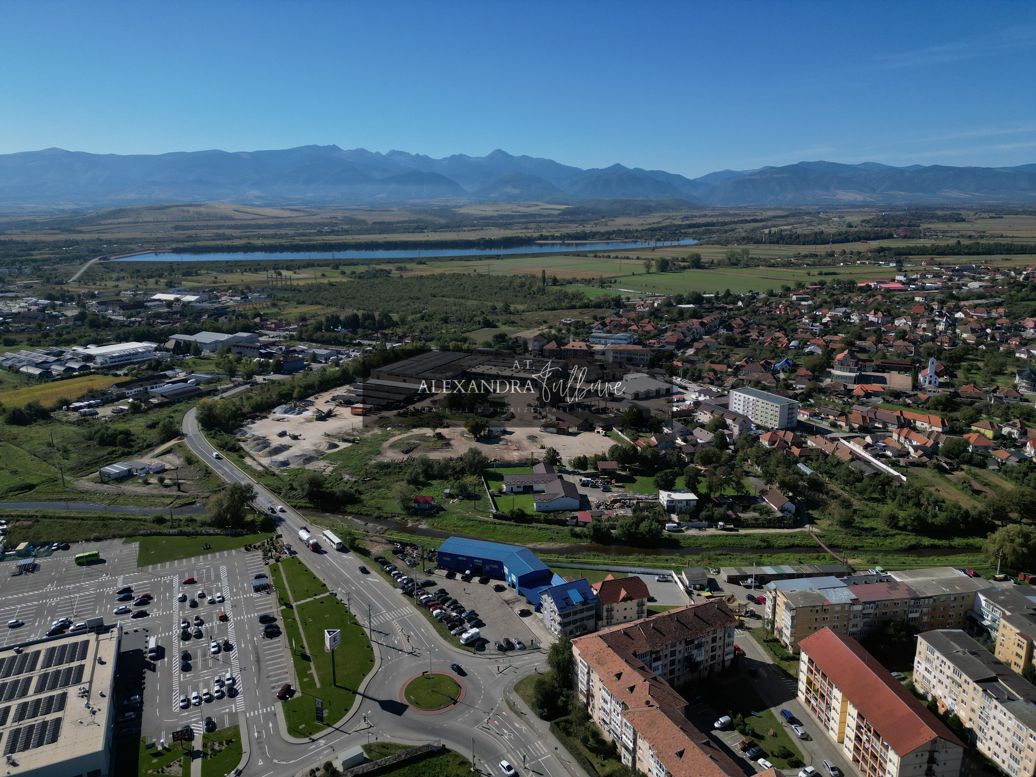 Oportunitate strategică de dezvoltare în Hațeg 3.079 mp — fotografia 2