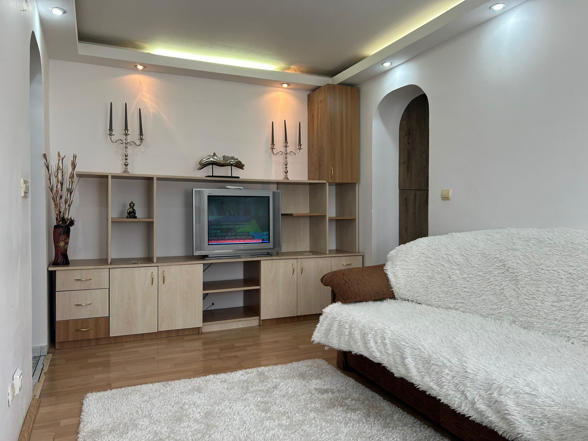Podu Ros - Apartament 3 camere semidecomandat, MOBILAT și UTILAT