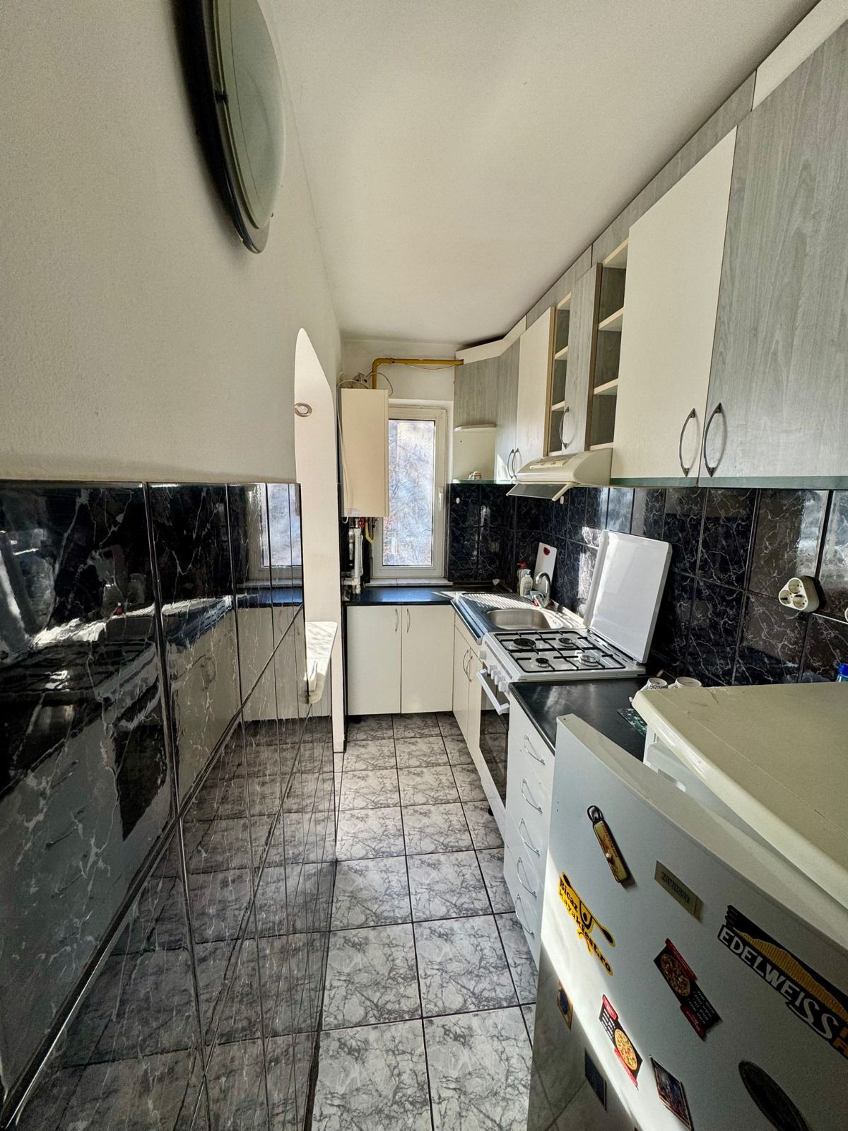 Podu Ros - Apartament 3 camere semidecomandat, MOBILAT și UTILAT — fotografia 9