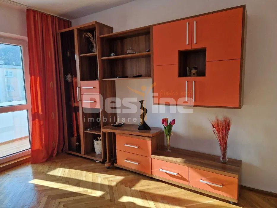 Apartament 3 camere la etaj intermediar, cu loc de parcare, zona Astra — fotografia 3
