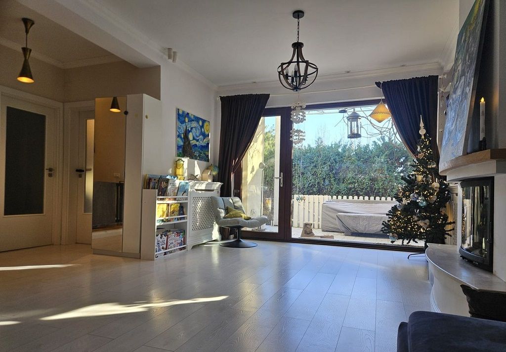 Casa 4 camere | Parcul Mogosoaia | Drum privat cu bariera | P+1+Pod | Semineu