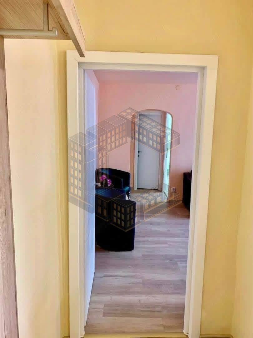 Apartament cu 2 camere, semidecomandat, centrala proprie, de vanzare — fotografia 3