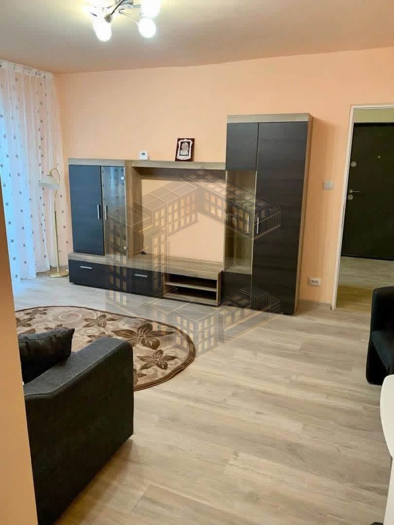 Apartament cu 2 camere, semidecomandat, centrala proprie, de vanzare — fotografia 4