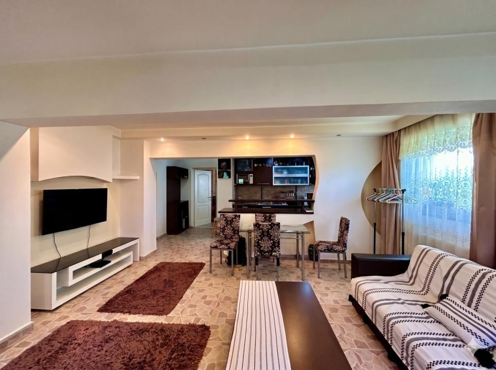 Apartament 3 camere, 2 bai, centrala proprie, Bd. Bucuresti, Ploiesti