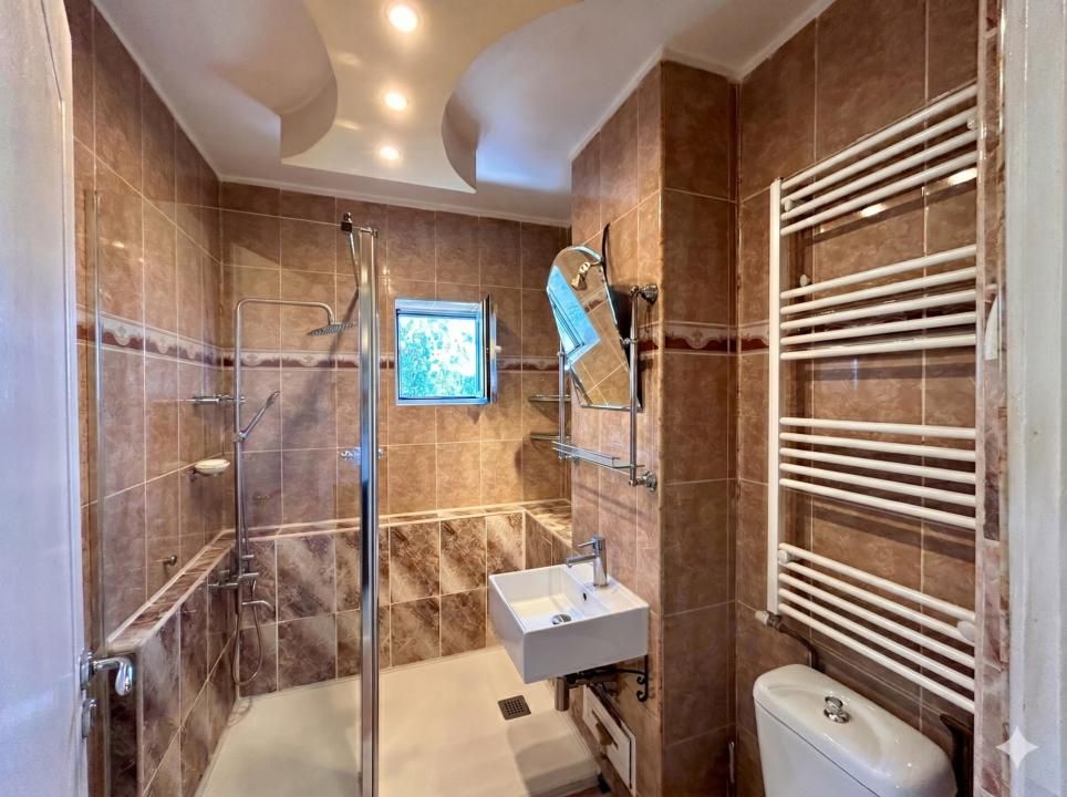 Apartament 3 camere, 2 bai, centrala proprie, Bd. Bucuresti, Ploiesti — fotografia 5