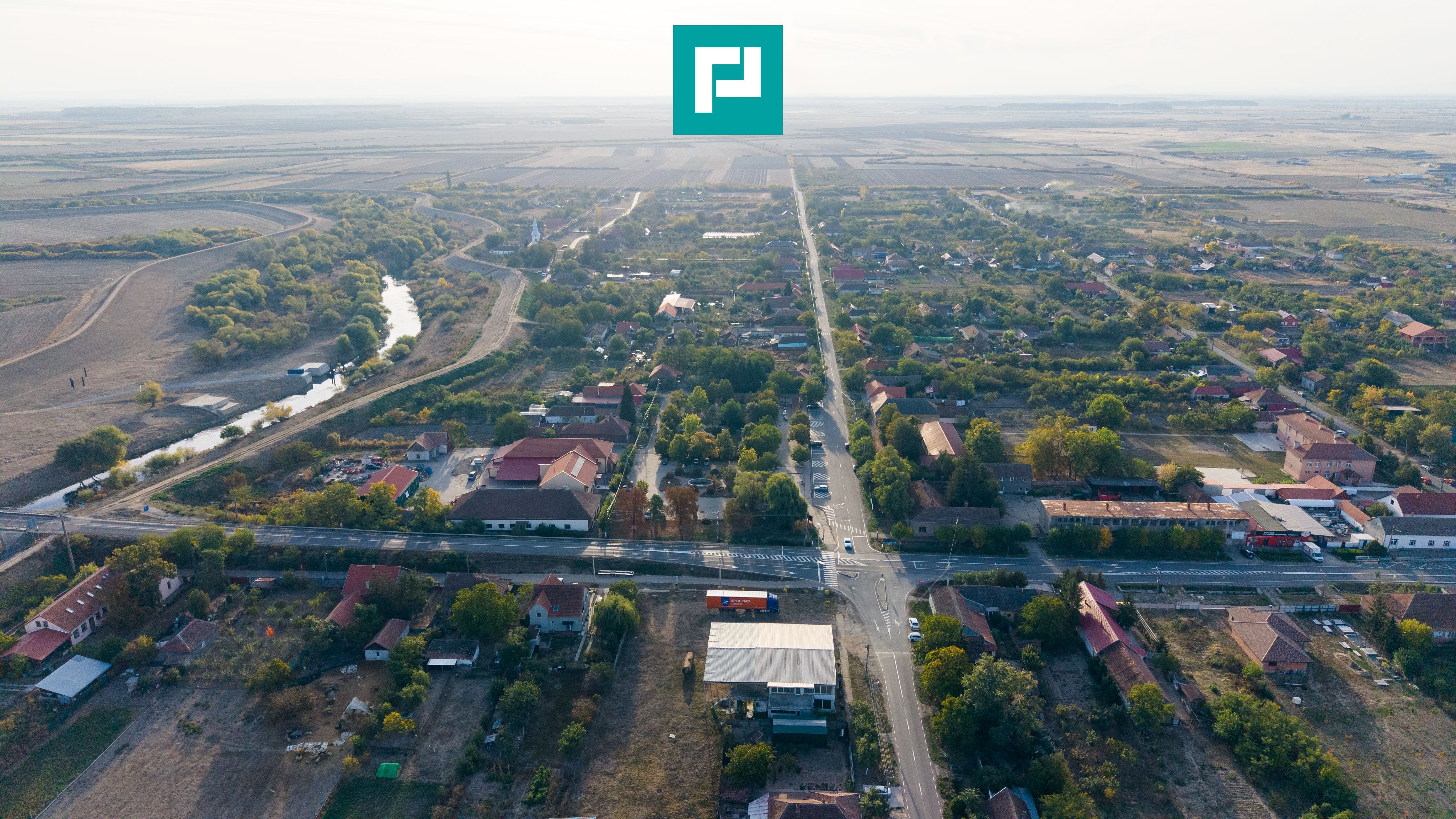 Spatiu comercial cu etaj și teren de 4000mp — fotografia 3