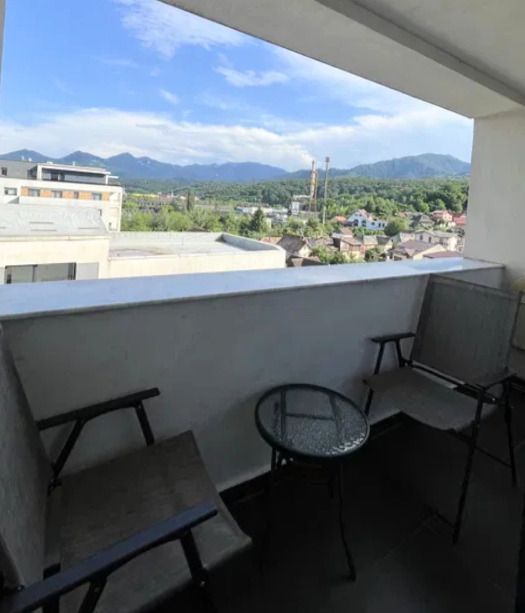 Un apartament care bifează exact ce contează spațiu lumină liniște și parcare — fotografia 3