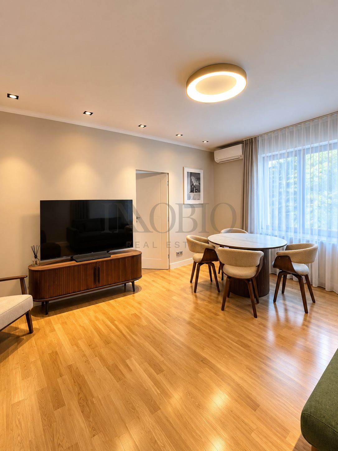 Apartament premium cu 3 camere de închiriat în zona Capitale — fotografia 2