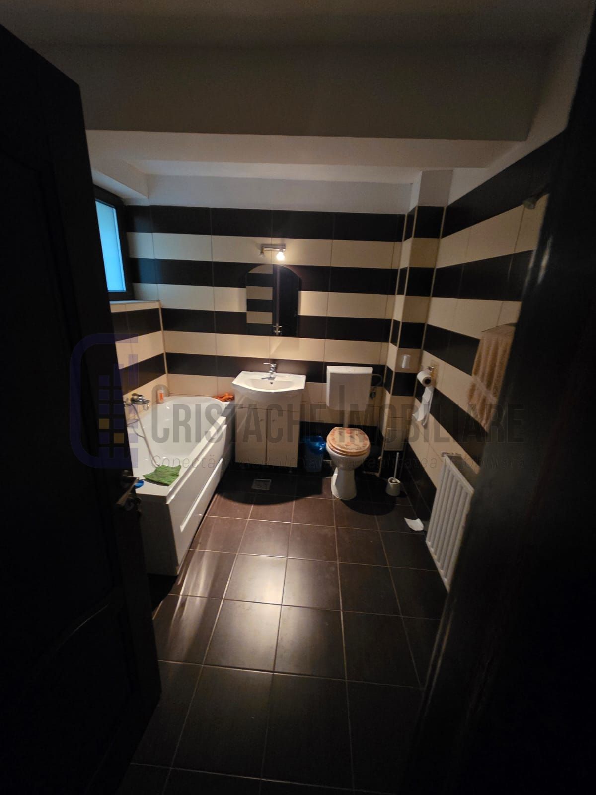 Spatiu birou/ Apartament 5 camere nemobilat | 180 mp | Parter — fotografia 3
