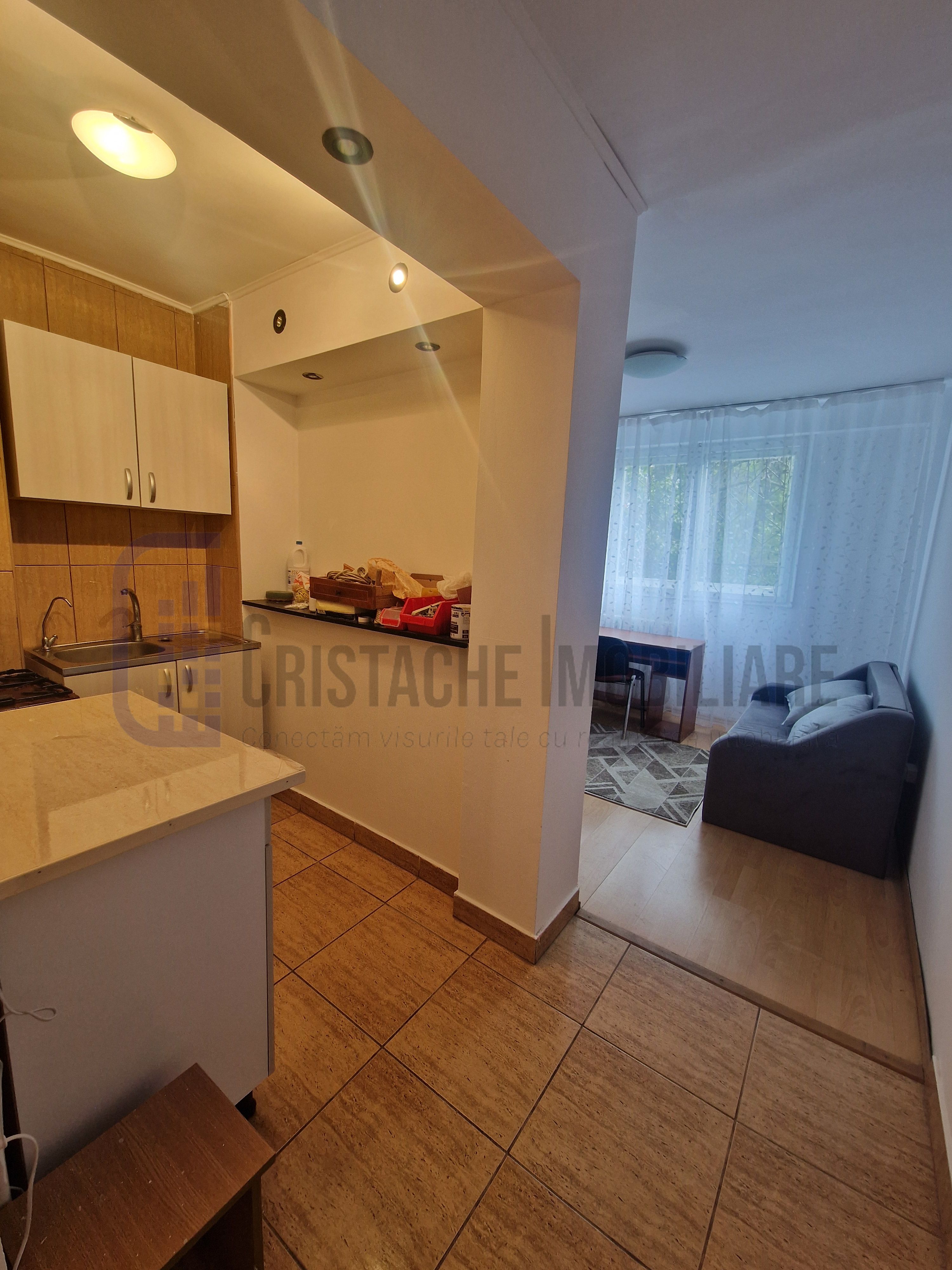 350 € | 2 camere | metrou 10 min. | igenizat