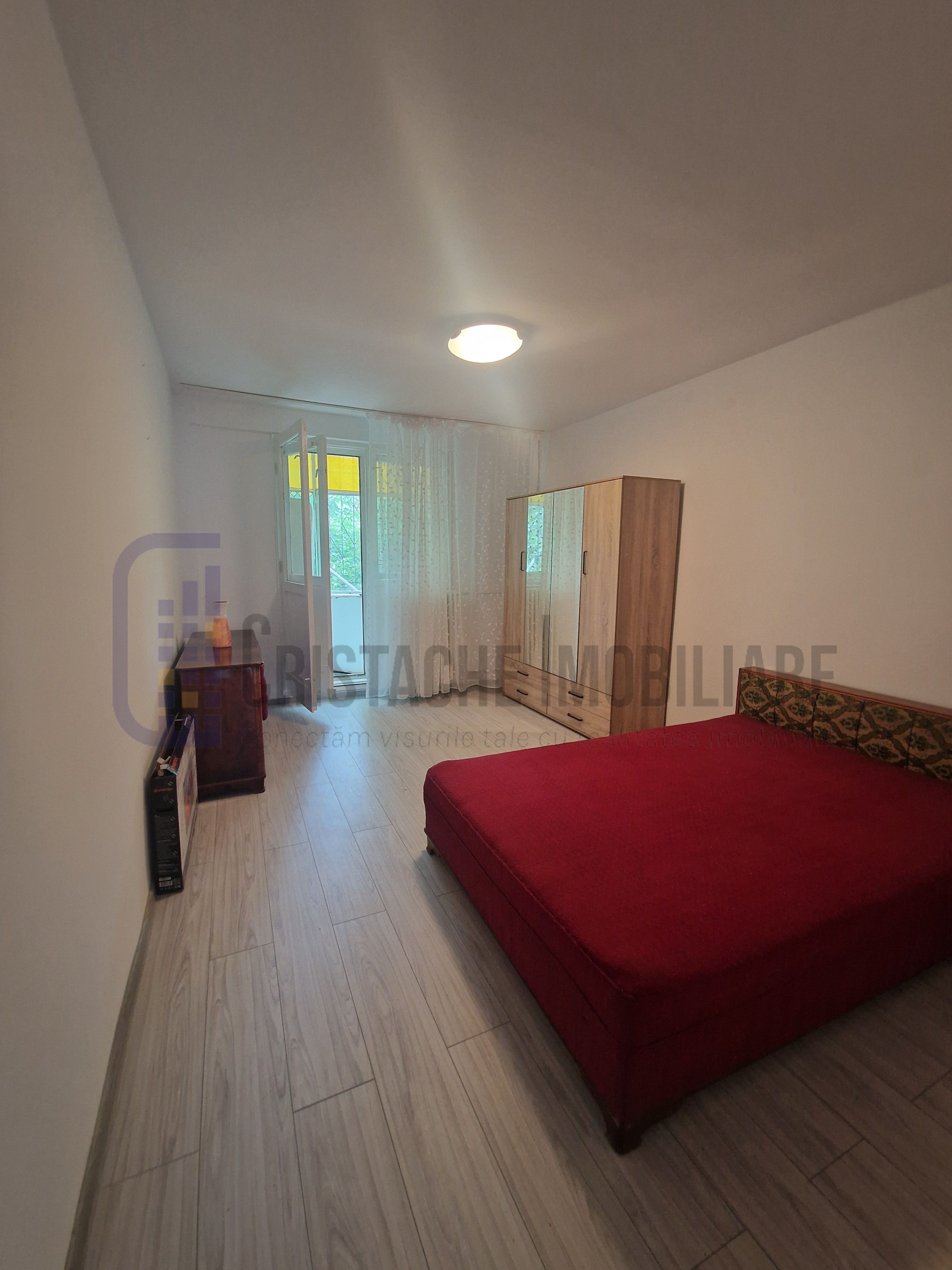 350 € | 2 camere | metrou 10 min. | igenizat — fotografia 4
