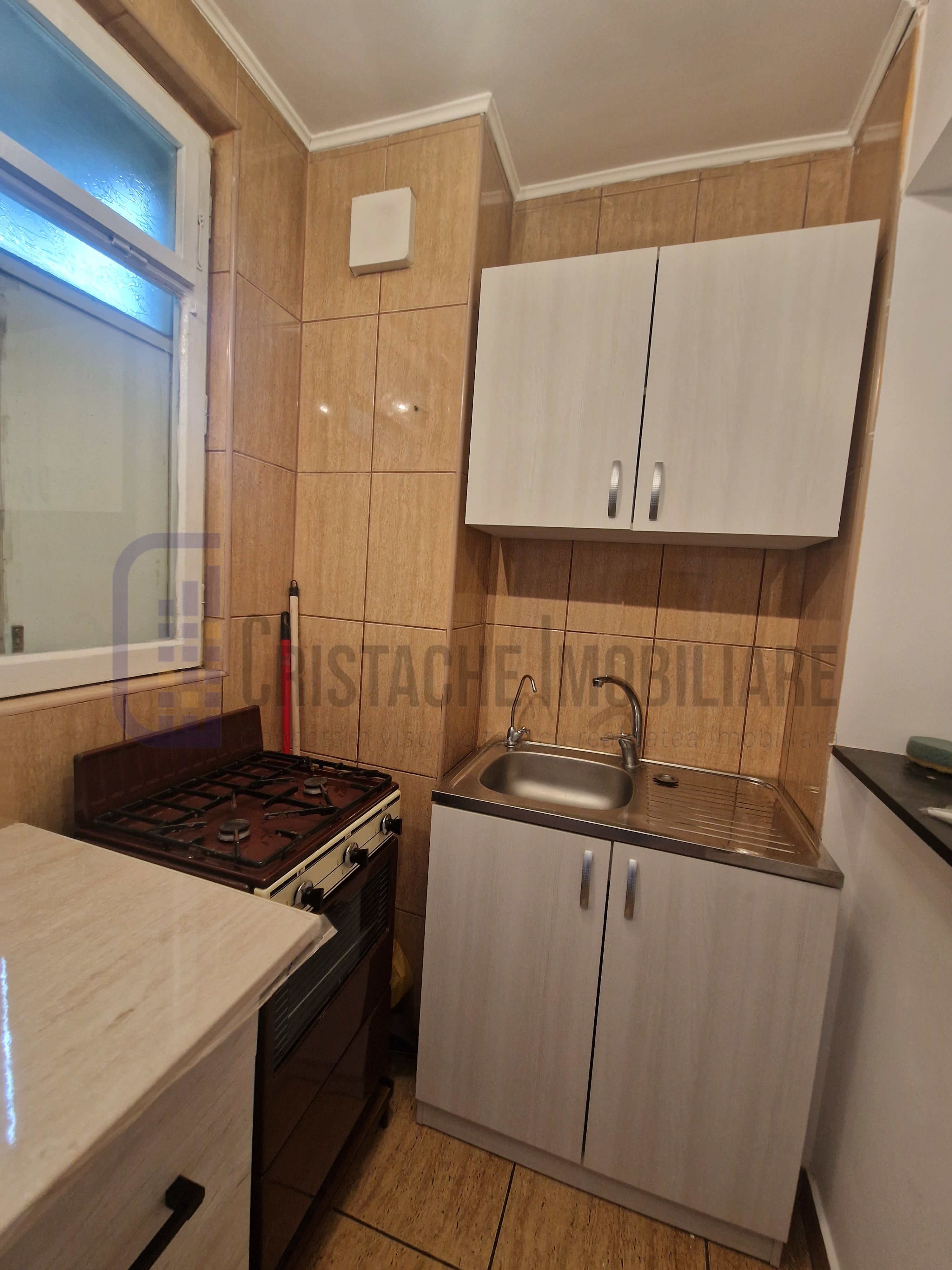 350 € | 2 camere | metrou 10 min. | igenizat — fotografia 7