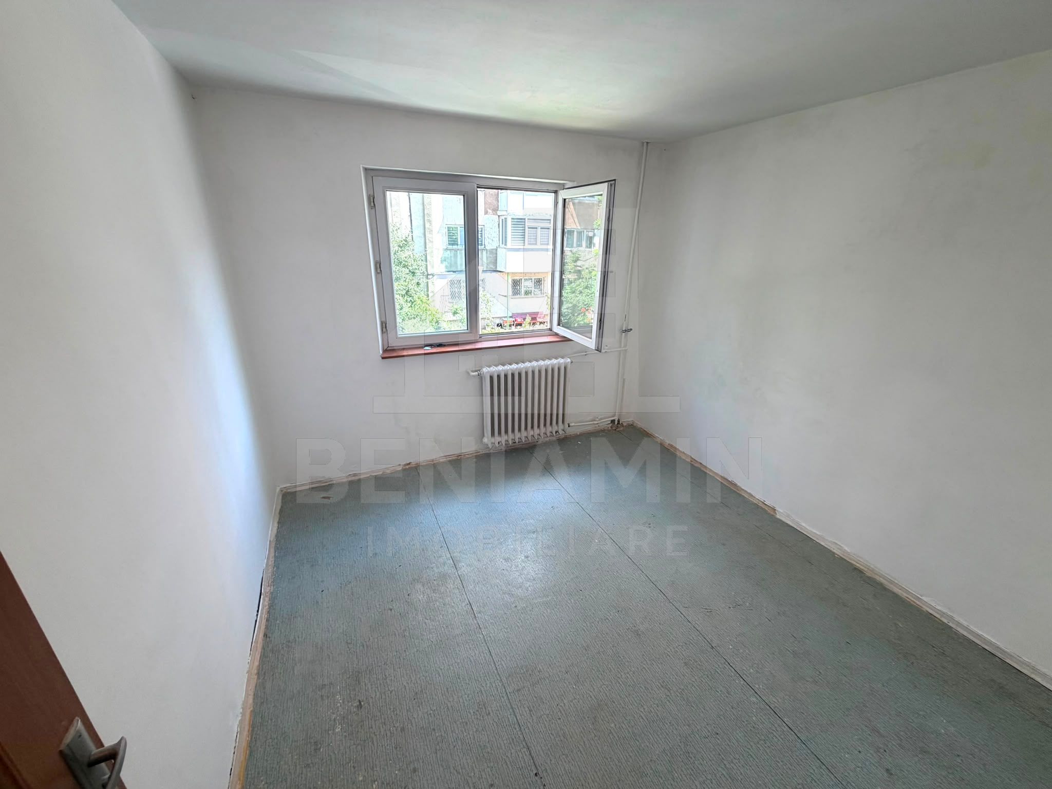 Apartament 2 camere etaj 1 cu teava de gaze 41mp Craiovita — fotografia 3