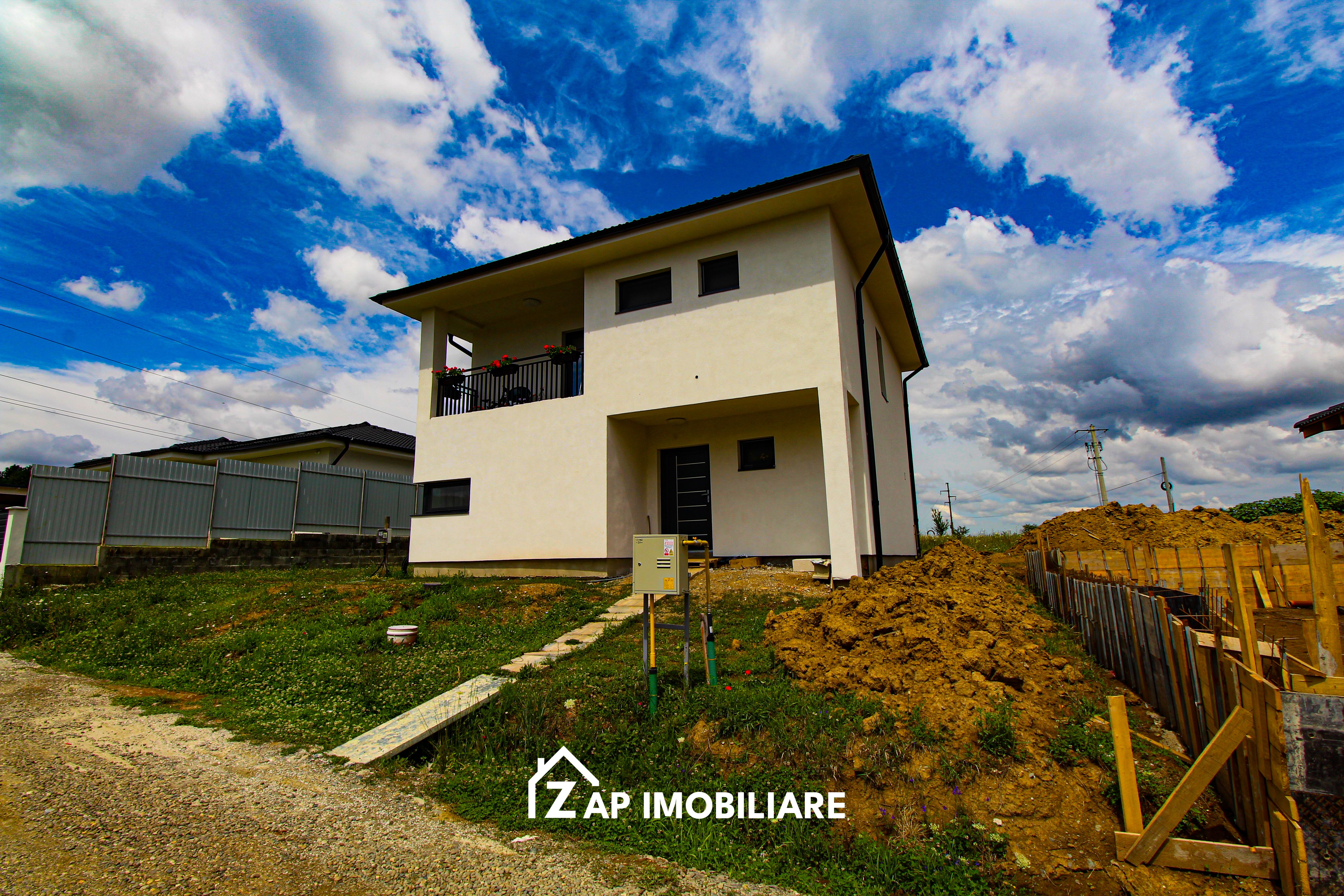 Corunca - Casă Individuală P+1 - 5 Camere (4 Dormitoare) - Teren 490 mp - Semifi