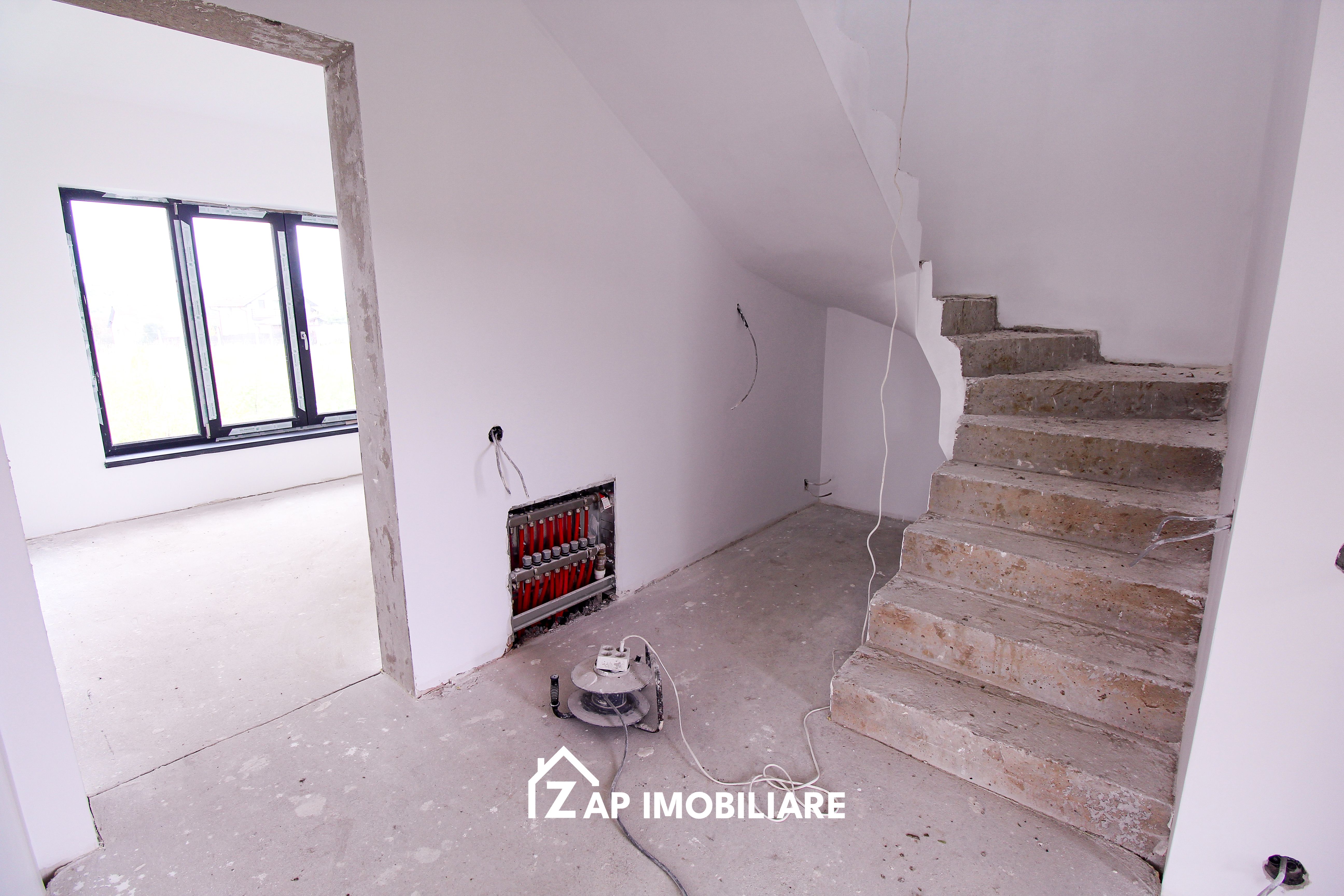 Corunca - Casă Individuală P+1 - 5 Camere (4 Dormitoare) - Teren 490 mp - Semifi — fotografia 12