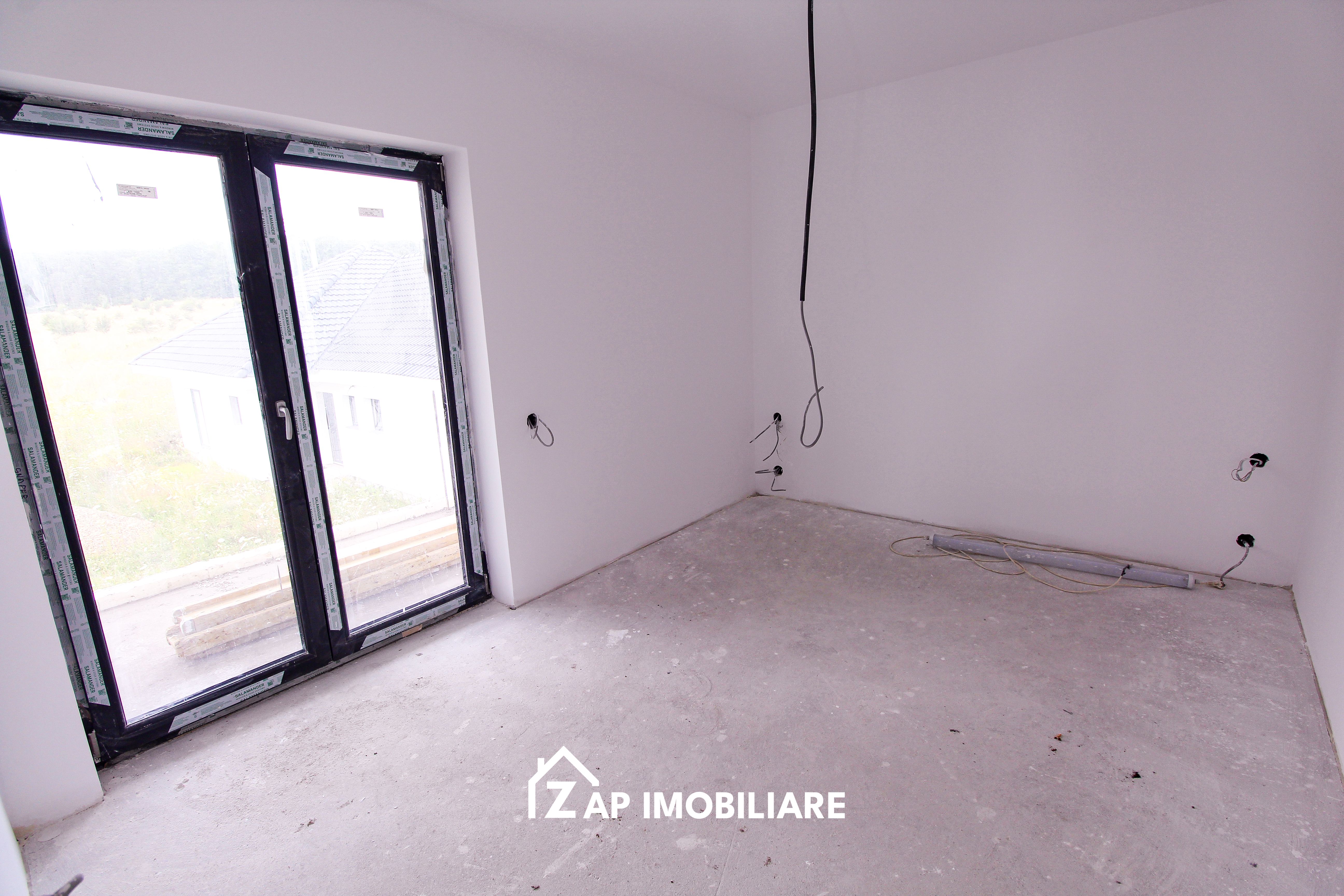 Corunca - Casă Individuală P+1 - 5 Camere (4 Dormitoare) - Teren 490 mp - Semifi — fotografia 14