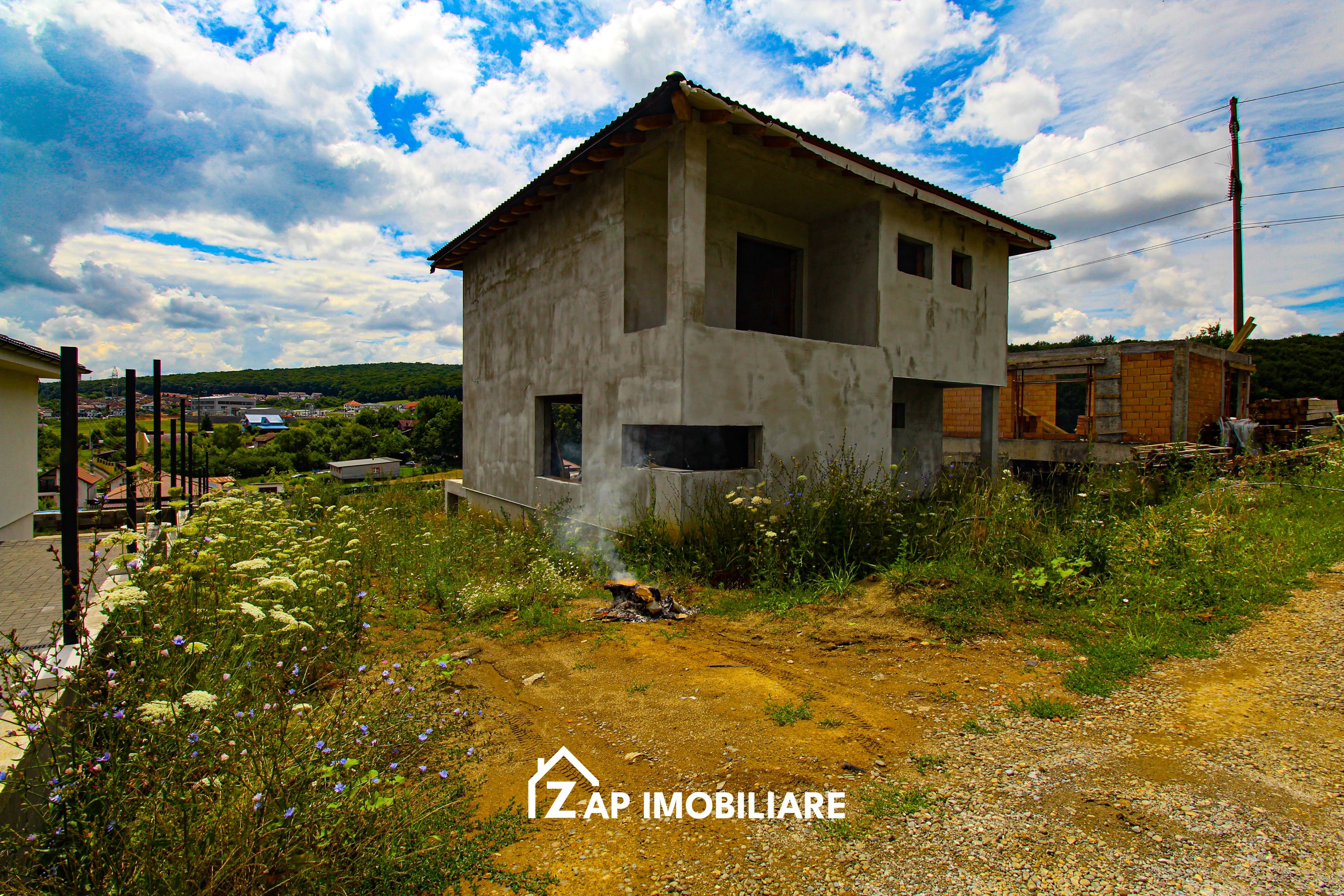 Corunca - Casă Individuală P+1 - 5 Camere (4 Dormitoare) - Teren 490 mp - Semifi — fotografia 3