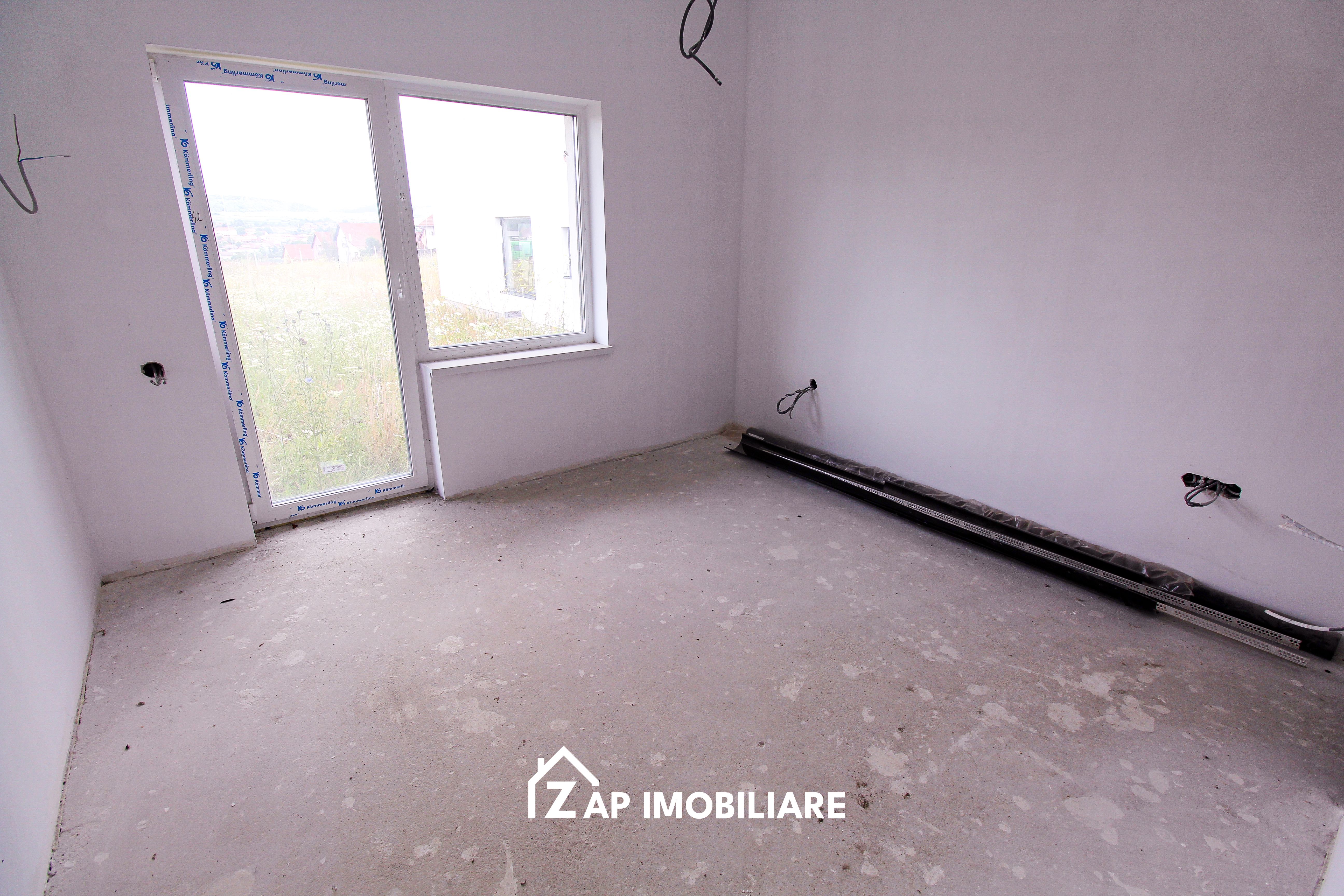 Corunca - Casă Individuală P+1 - 5 Camere (4 Dormitoare) - Teren 490 mp - Semifi — fotografia 6