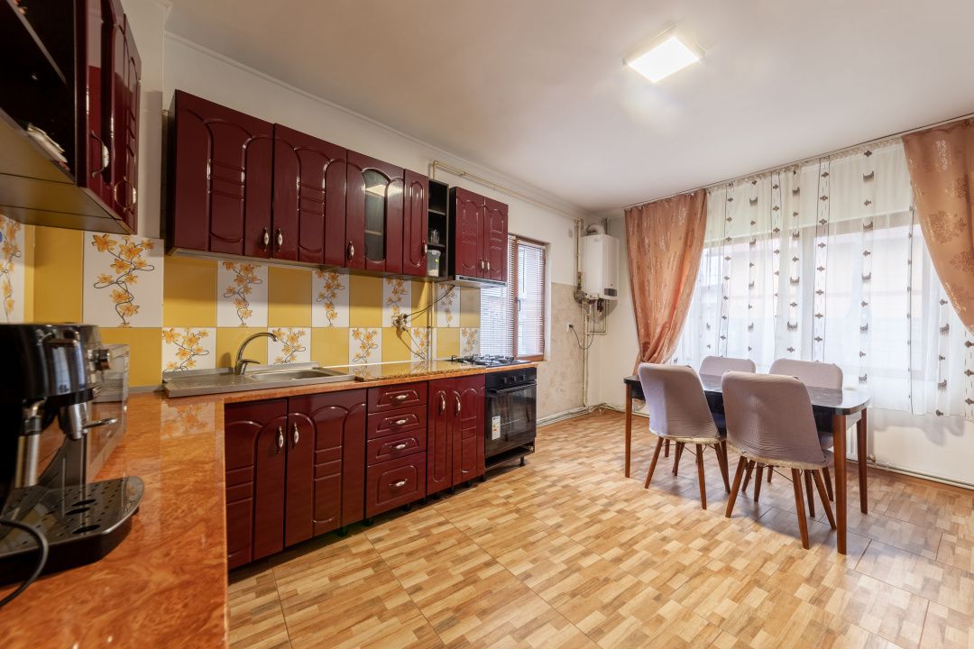 Casa spațioasa  cu 5 camere -  Pitesti - Argeș - 0% Comision! — fotografia 4