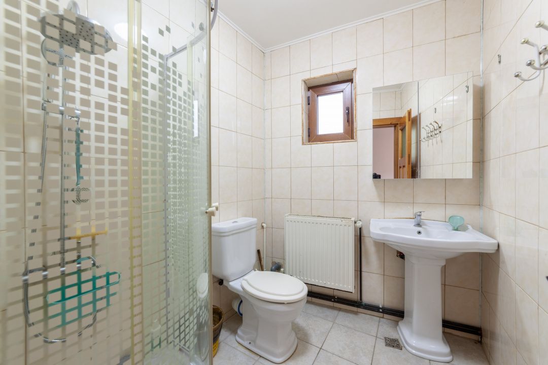 Casa spațioasa  cu 5 camere -  Pitesti - Argeș - 0% Comision! — fotografia 9